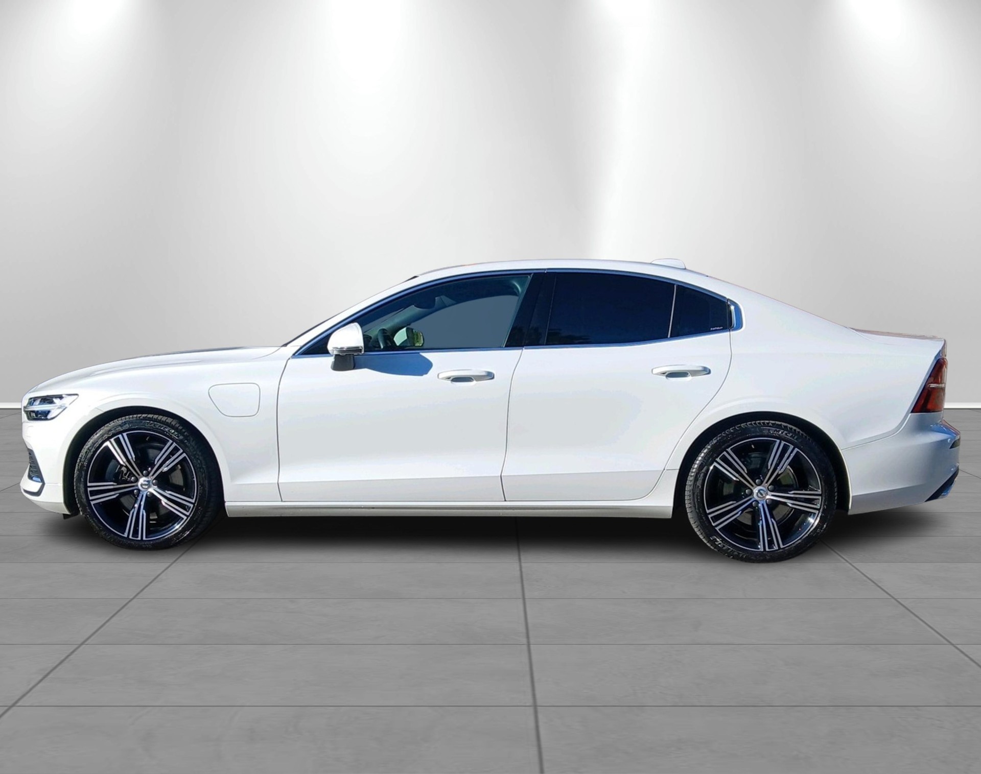 VOLVO S60 T8 e AWD Inscription-image-2