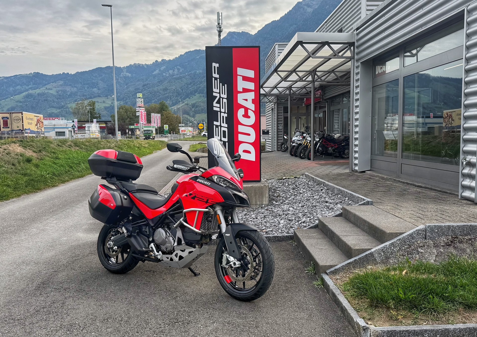 DUCATI Multistrada V2 S Touring