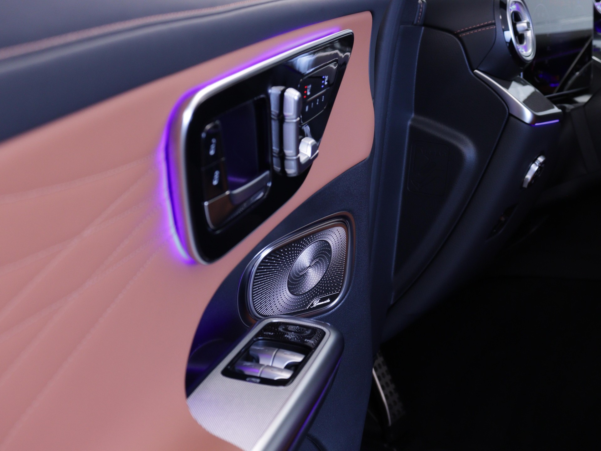 MERCEDES-BENZ GLC-Klasse X254 GLC 400 e EQ Star AMG Line 4matic-image-8