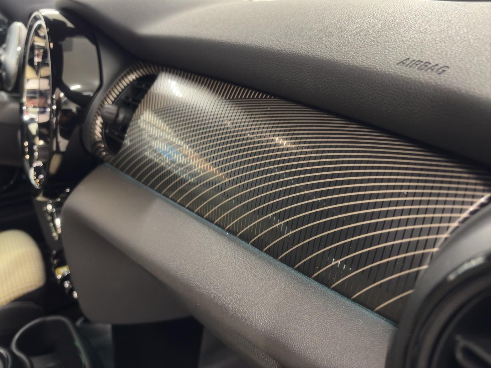 MINI Cooper SE-image-17