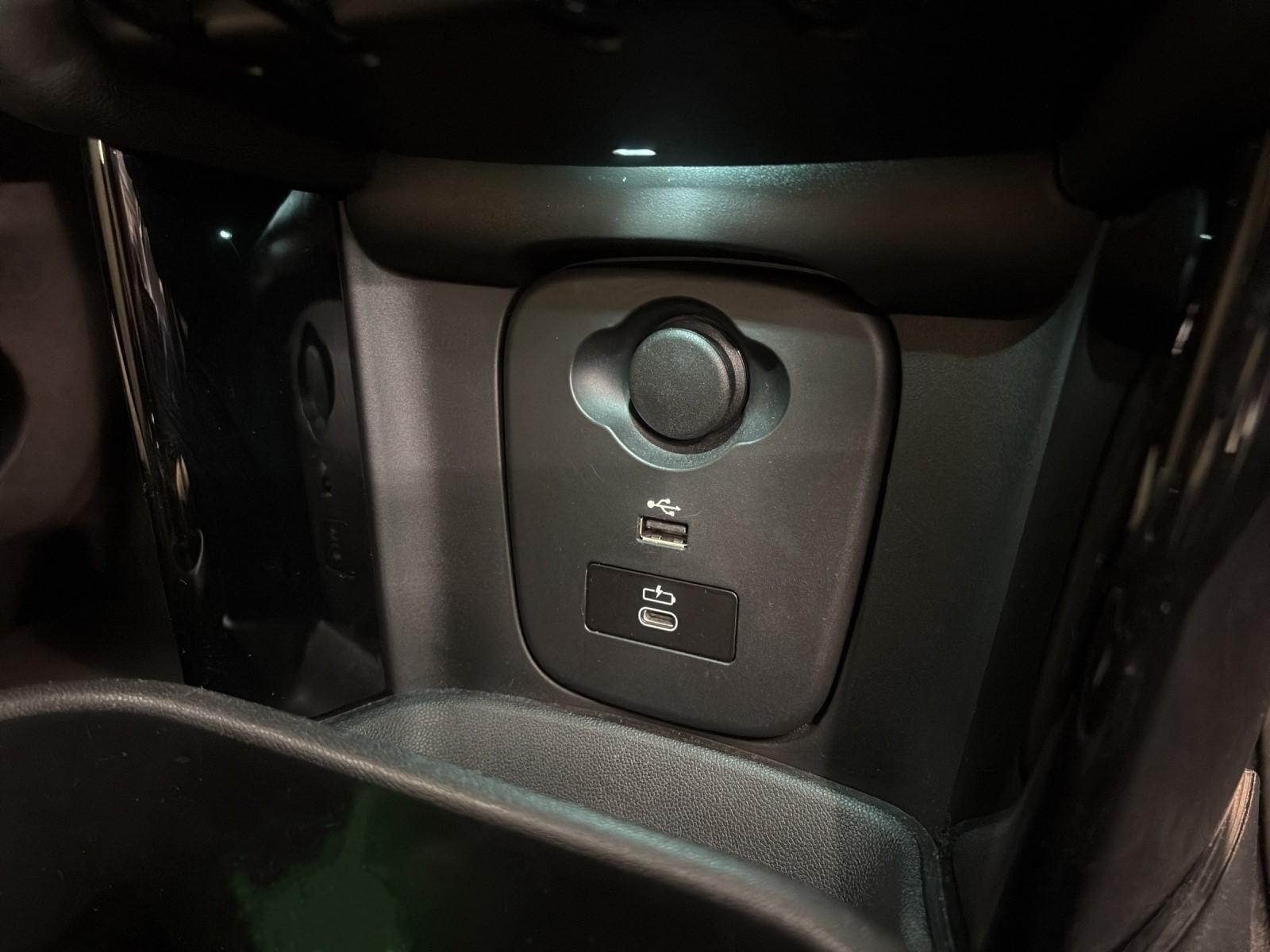 MINI Cooper SE-image-19
