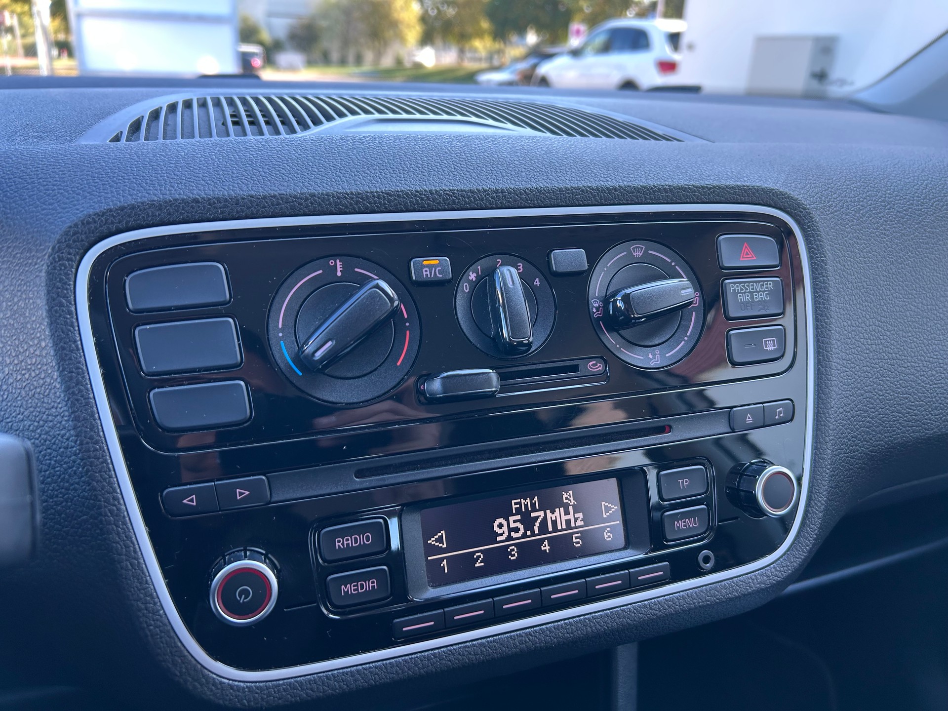 VW Up 1.0 move up-image-8