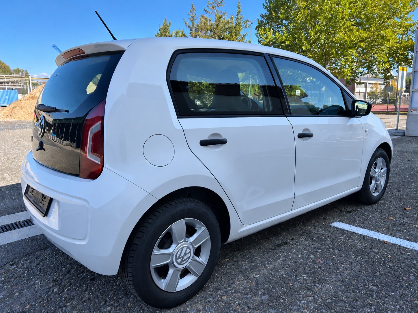 VW Up 1.0 move up-image-3