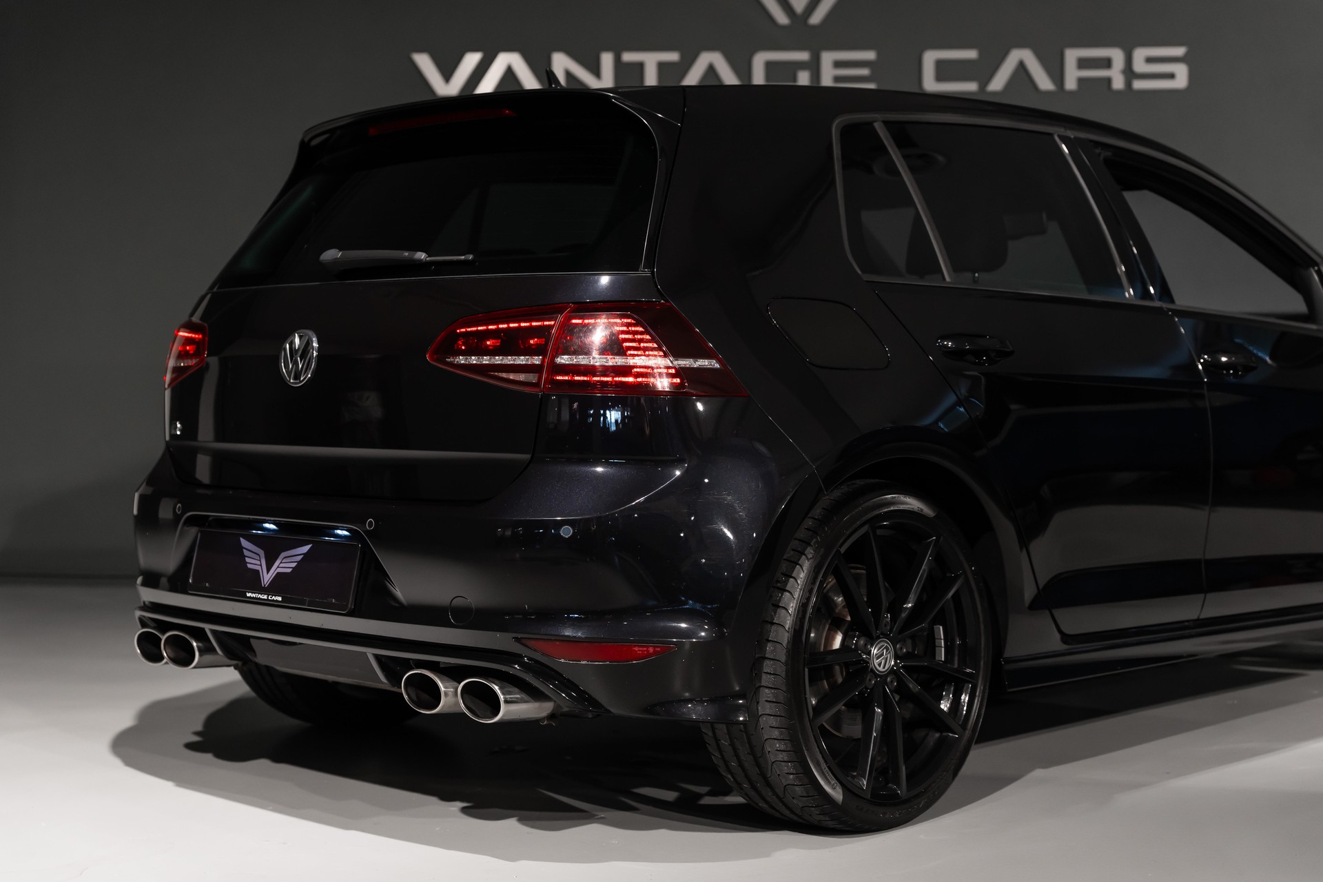 VW Golf VII 2.0 TSI R DSG 4motion-image-9