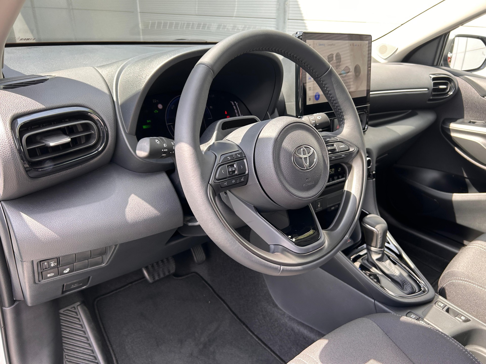 TOYOTA Yaris 1.5 VVT-i HSD Trend-image-7