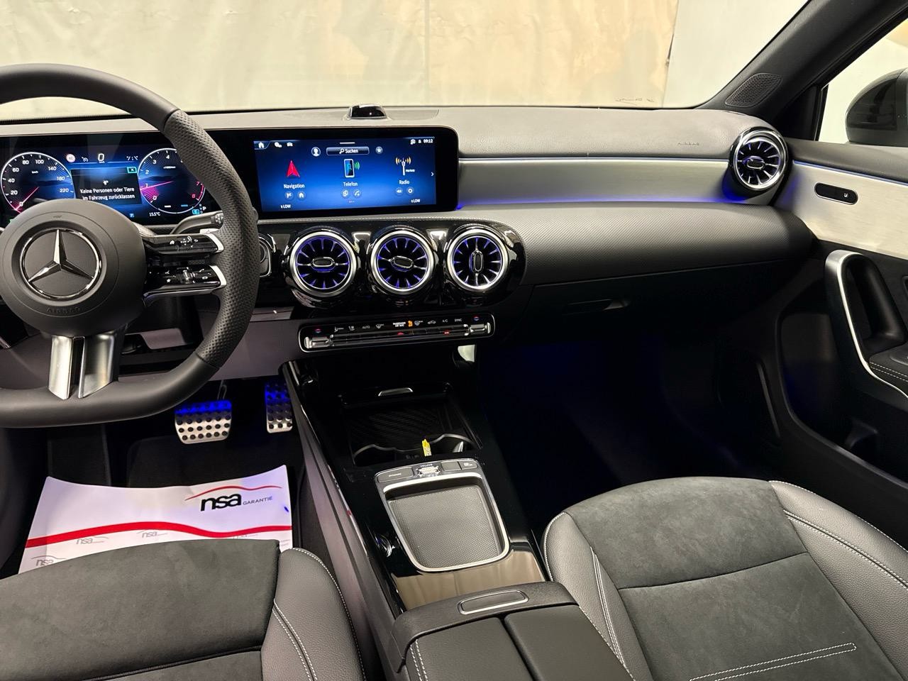 MERCEDES-BENZ A 200 DCT AMG Special Edition-image-5