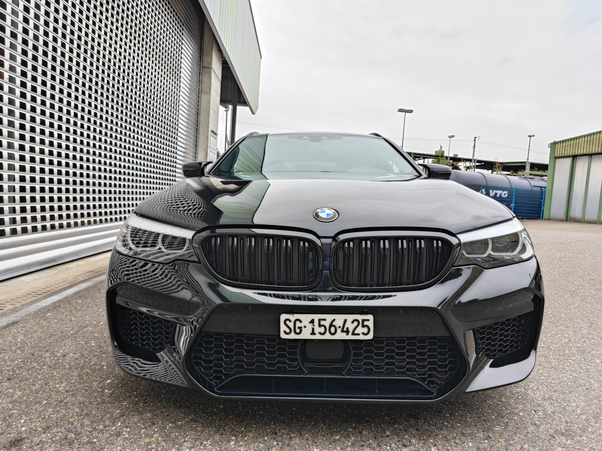 BMW 530d xDrive Touring M Sport "All Black"-image-3