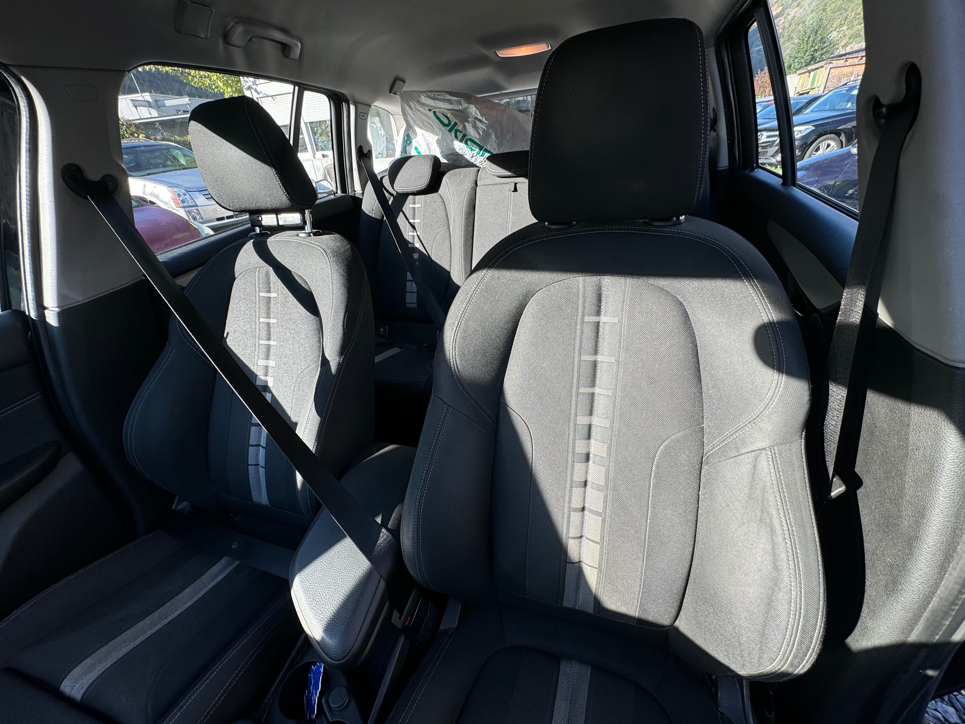 BMW 218d xDrive Gran Tourer M Sport Steptronic-image-2