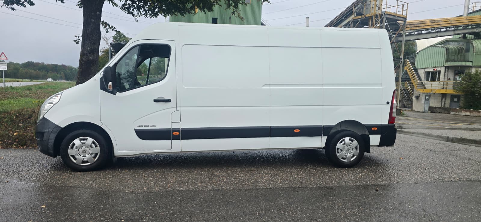 RENAULT Master T35 ENERGY 2.3dCi 135 L3H2-image-1