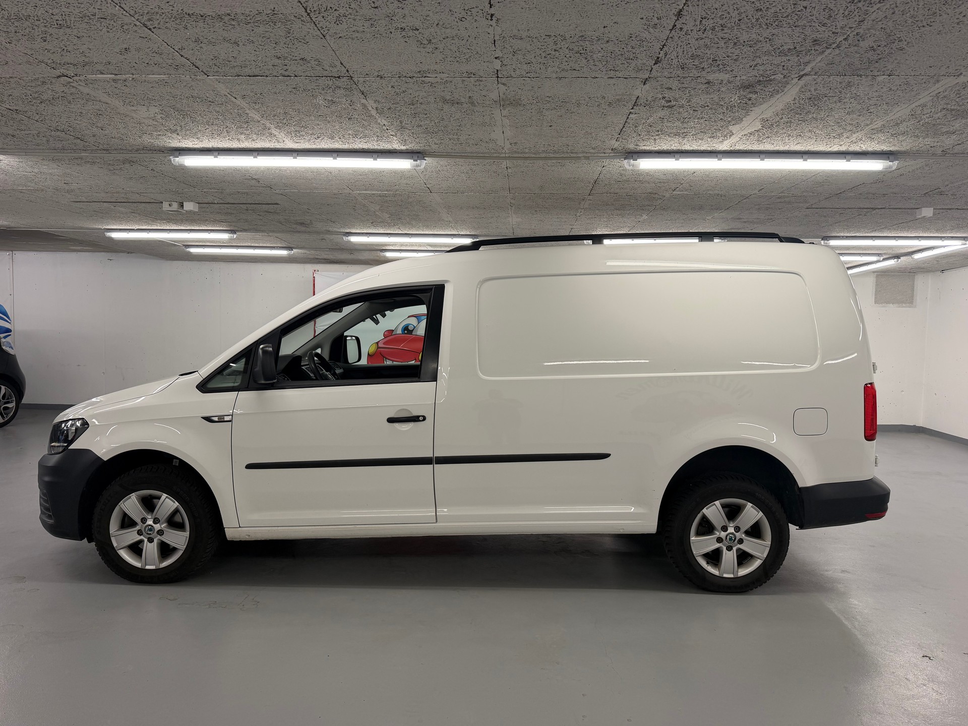 VW Caddy Maxi 2.0TDI 4Motion BlueMotion Technology-image-7