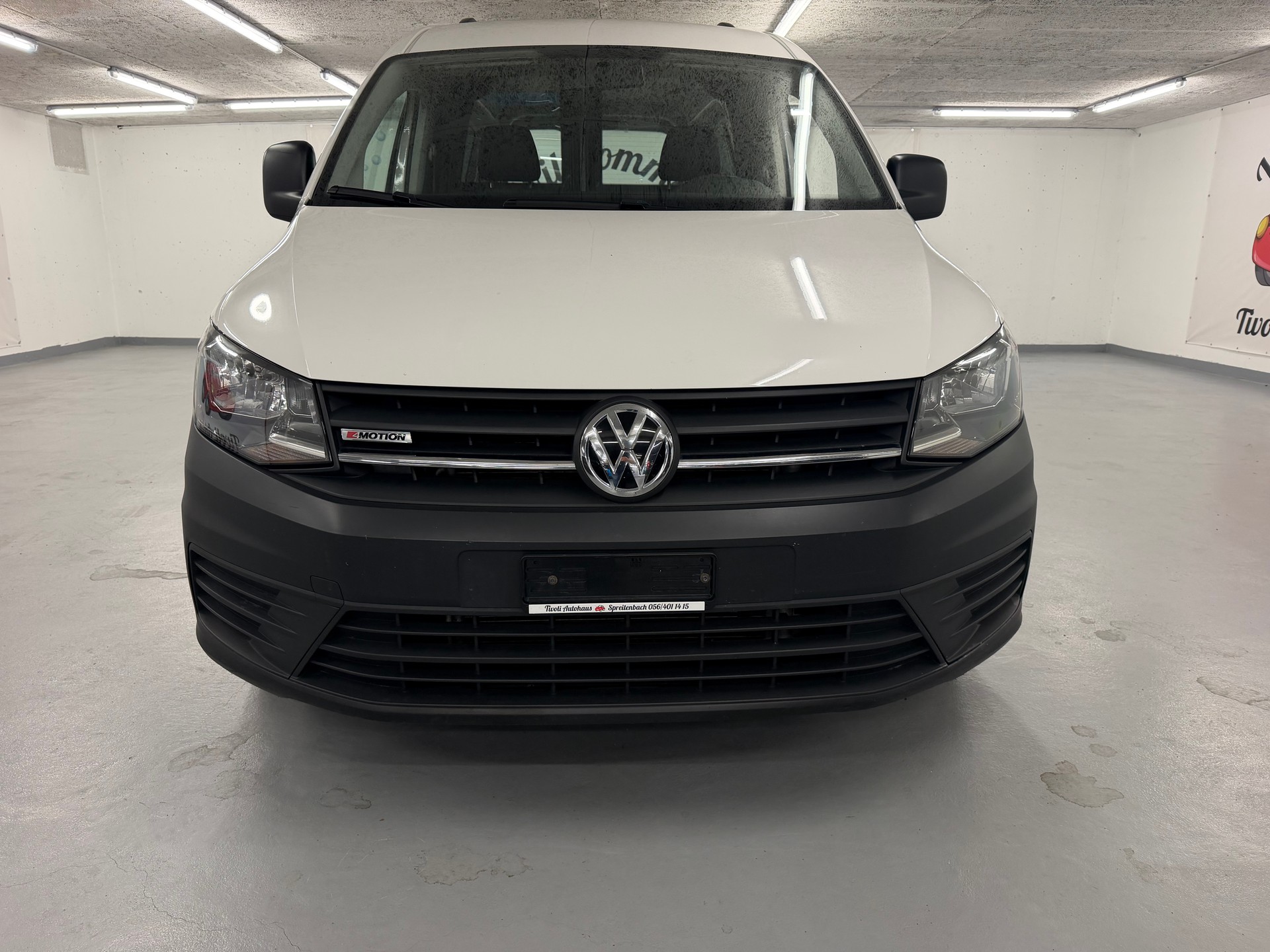 VW Caddy Maxi 2.0TDI 4Motion BlueMotion Technology-image-2
