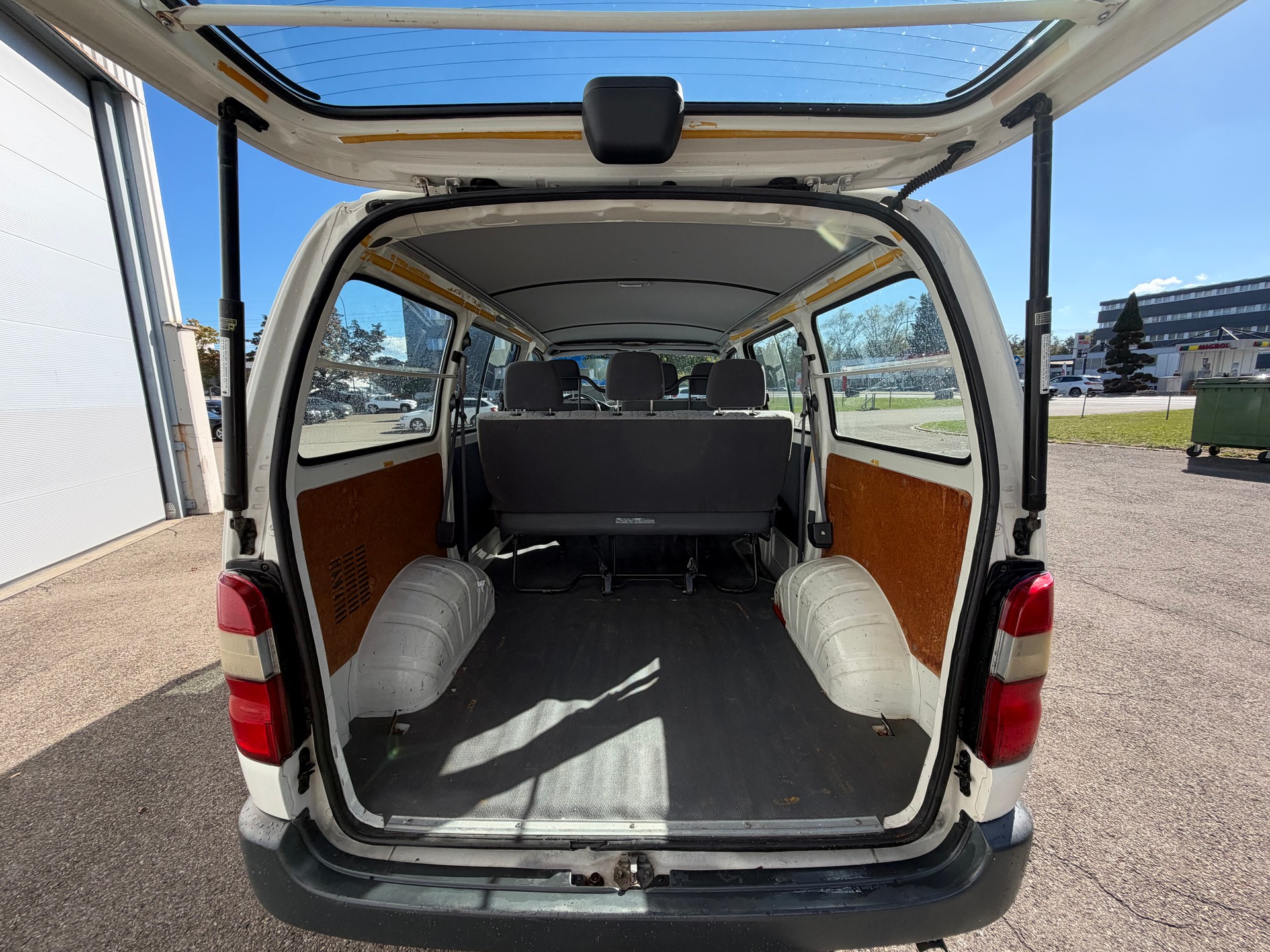 TOYOTA Hiace 2.7 Kombi-image-13