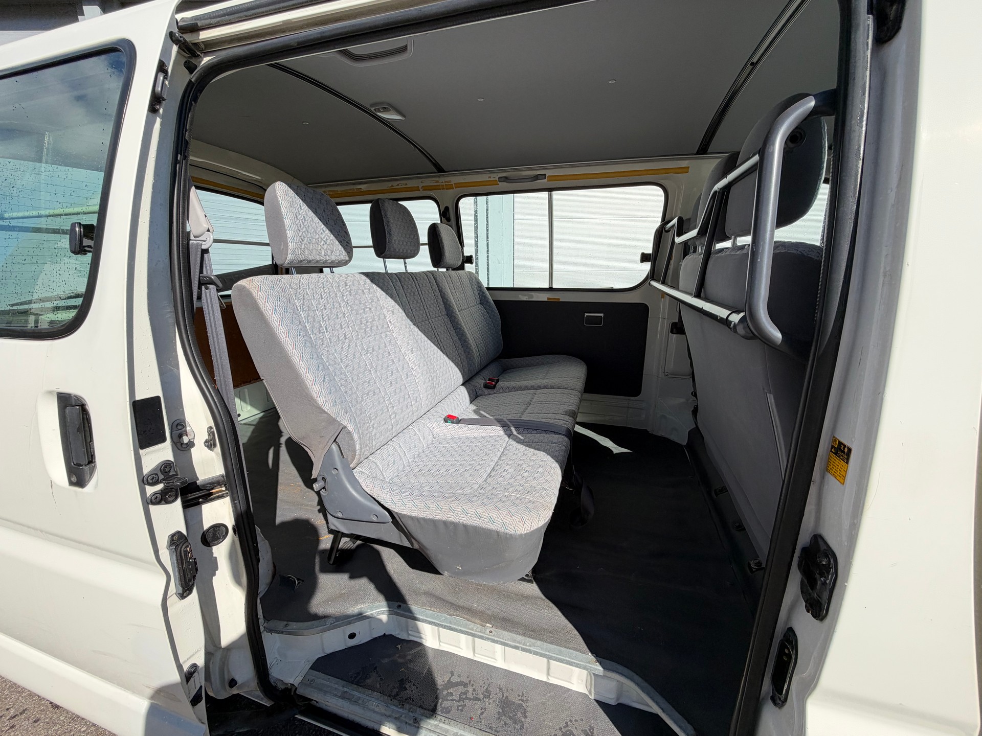 TOYOTA Hiace 2.7 Kombi-image-12