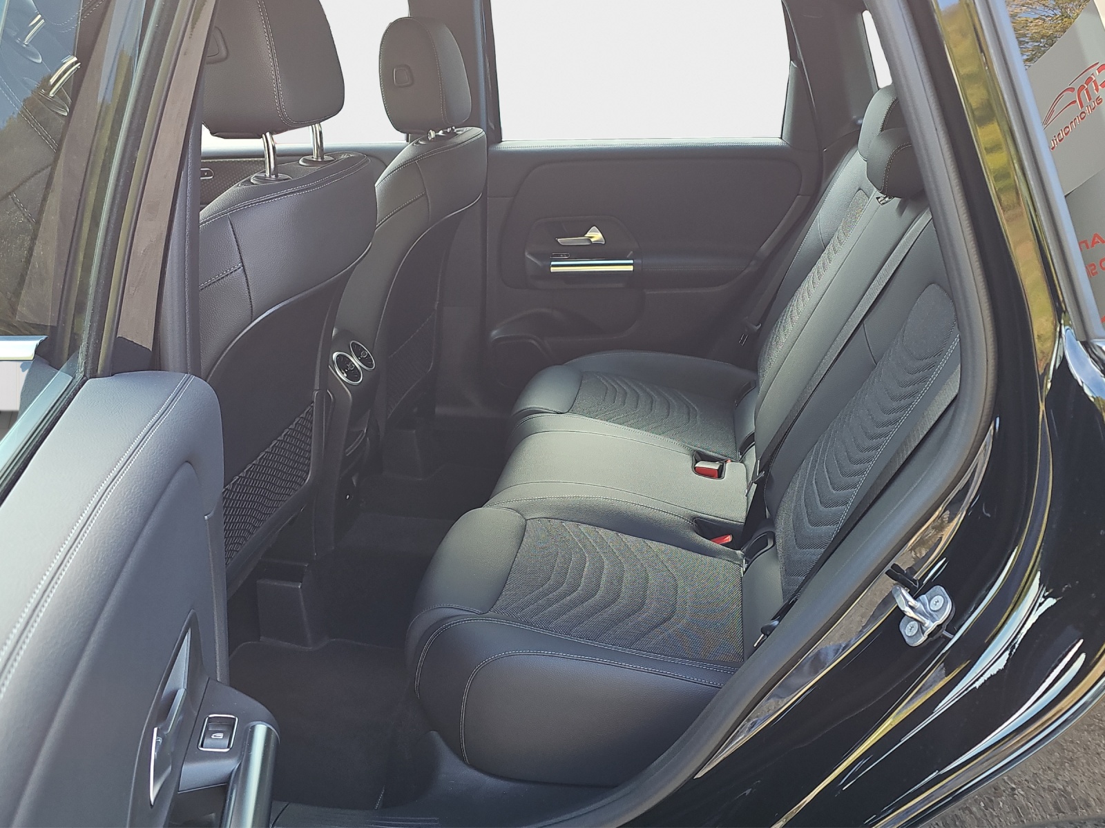 MERCEDES-BENZ B 250 4Matic 8G-DCT-image-16