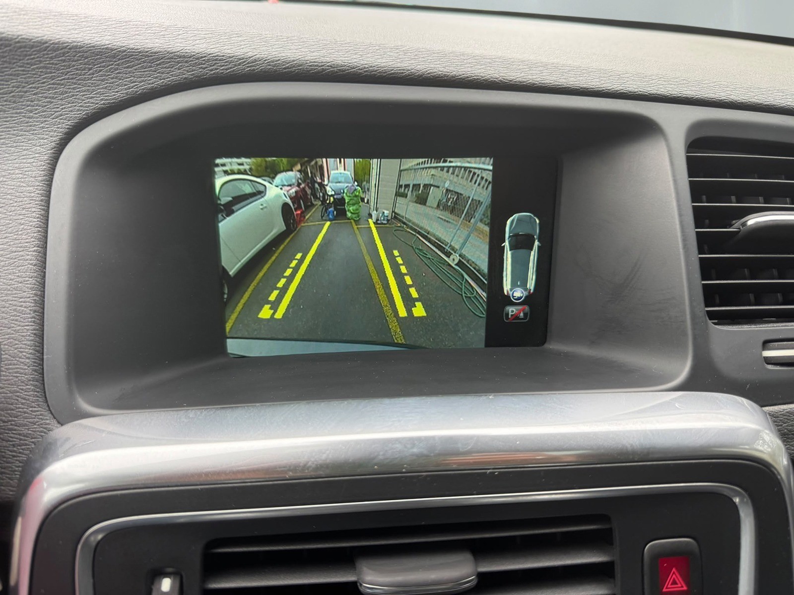VOLVO V60 D5 AWD Summum Geartronic-image-14