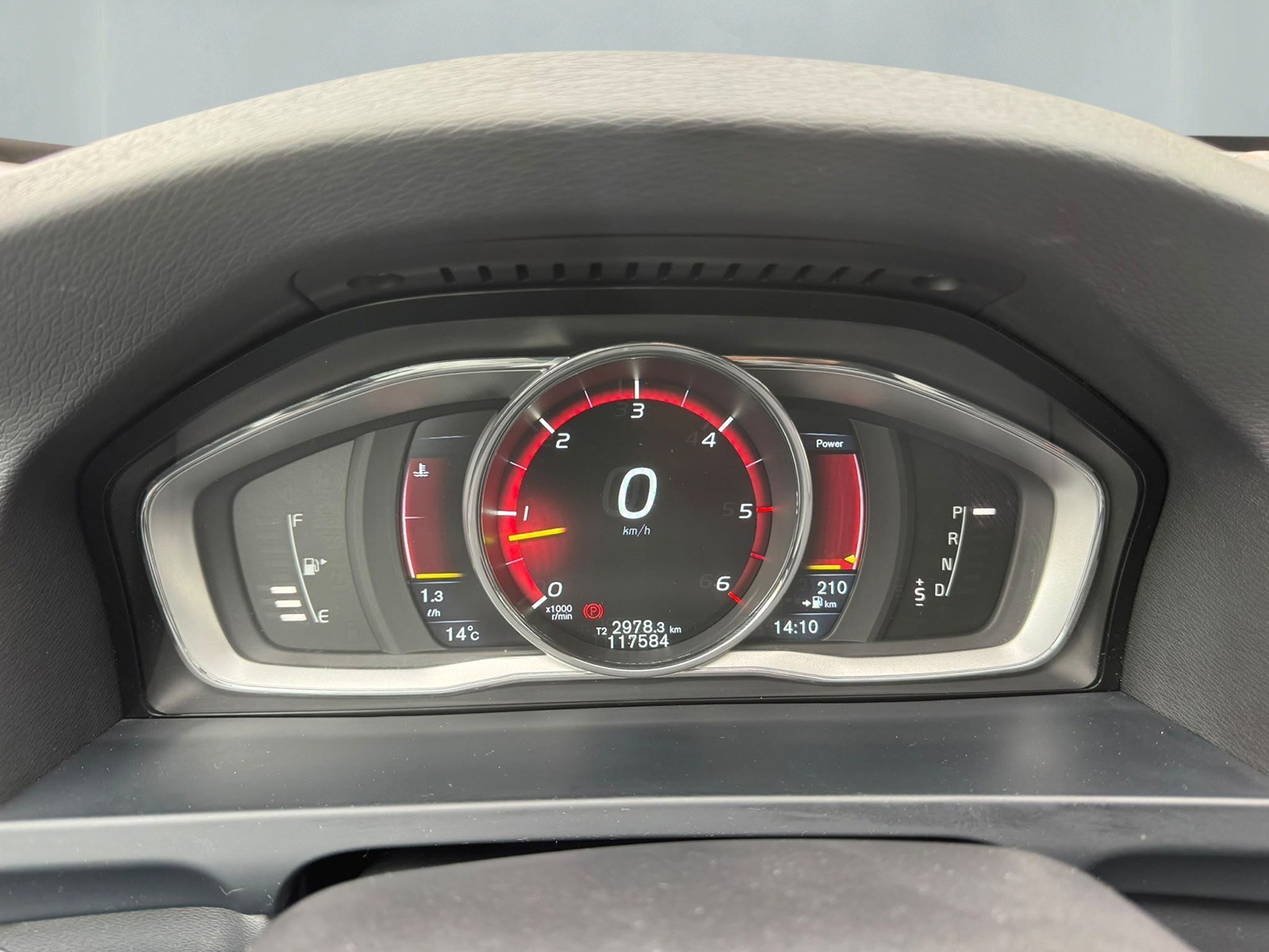 VOLVO V60 D5 AWD Summum Geartronic-image-15