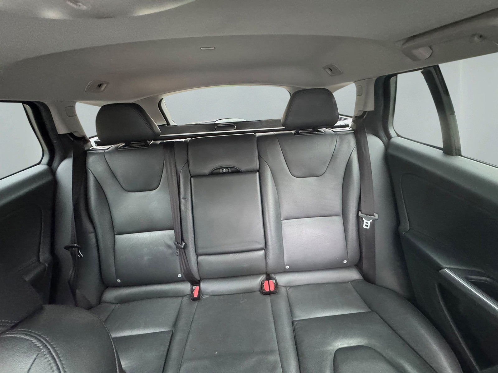 VOLVO V60 D5 AWD Summum Geartronic-image-5