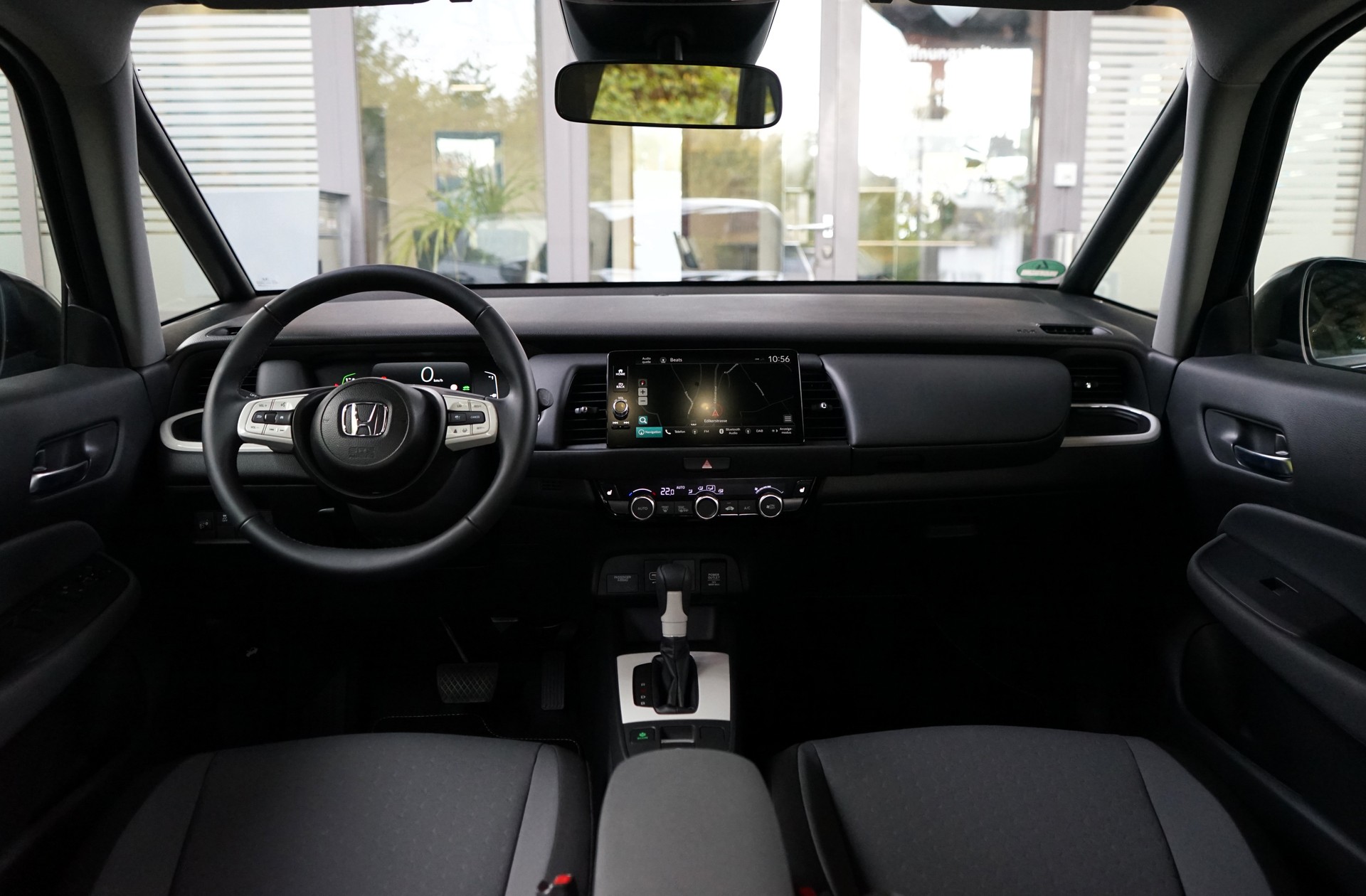HONDA Jazz 1.5i-MMD Elegance E-CVT-image-4