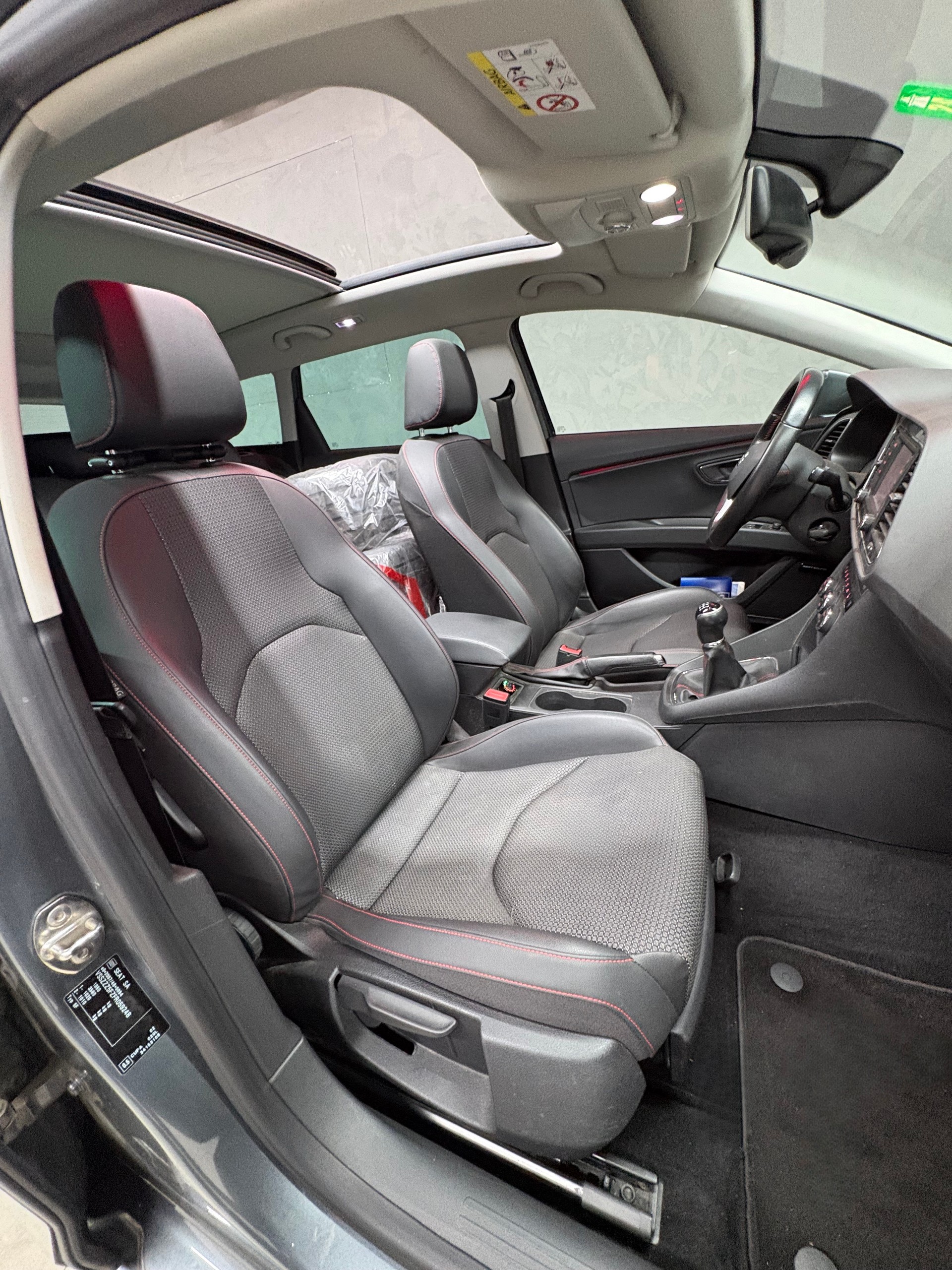 SEAT Leon ST 2.0 TDI FR-image-9