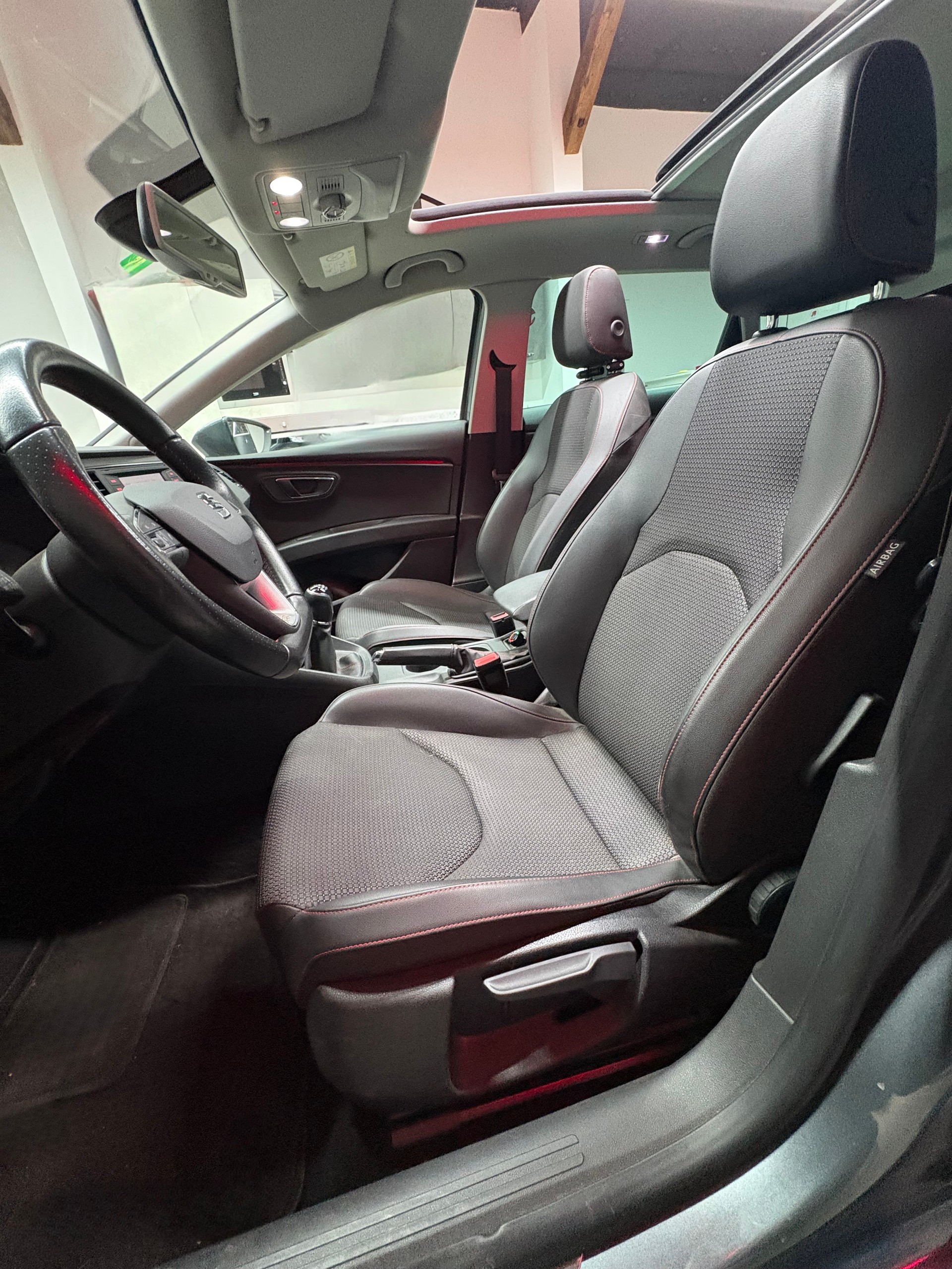 SEAT Leon ST 2.0 TDI FR-image-8