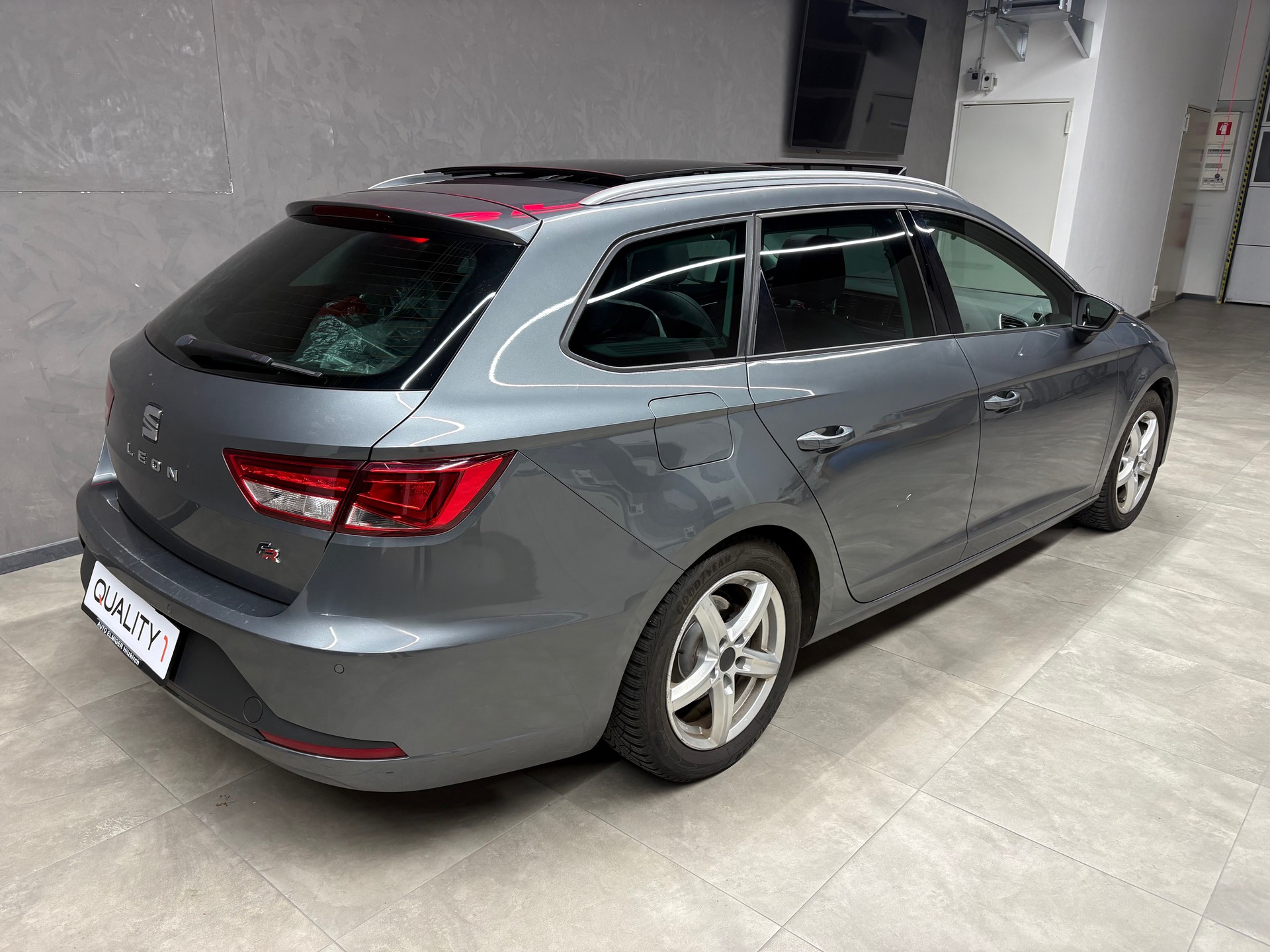 SEAT Leon ST 2.0 TDI FR-image-4