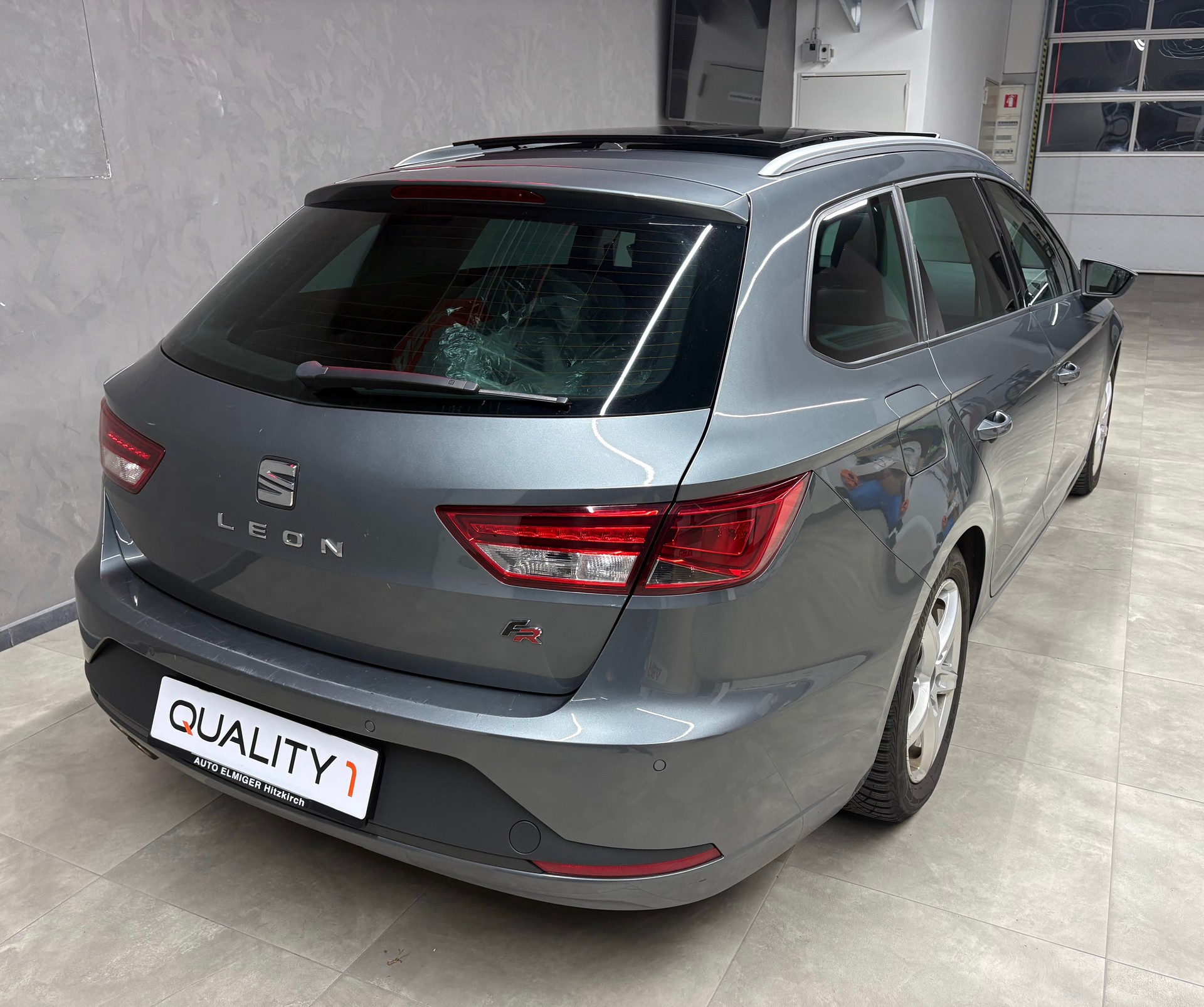 SEAT Leon ST 2.0 TDI FR-image-5