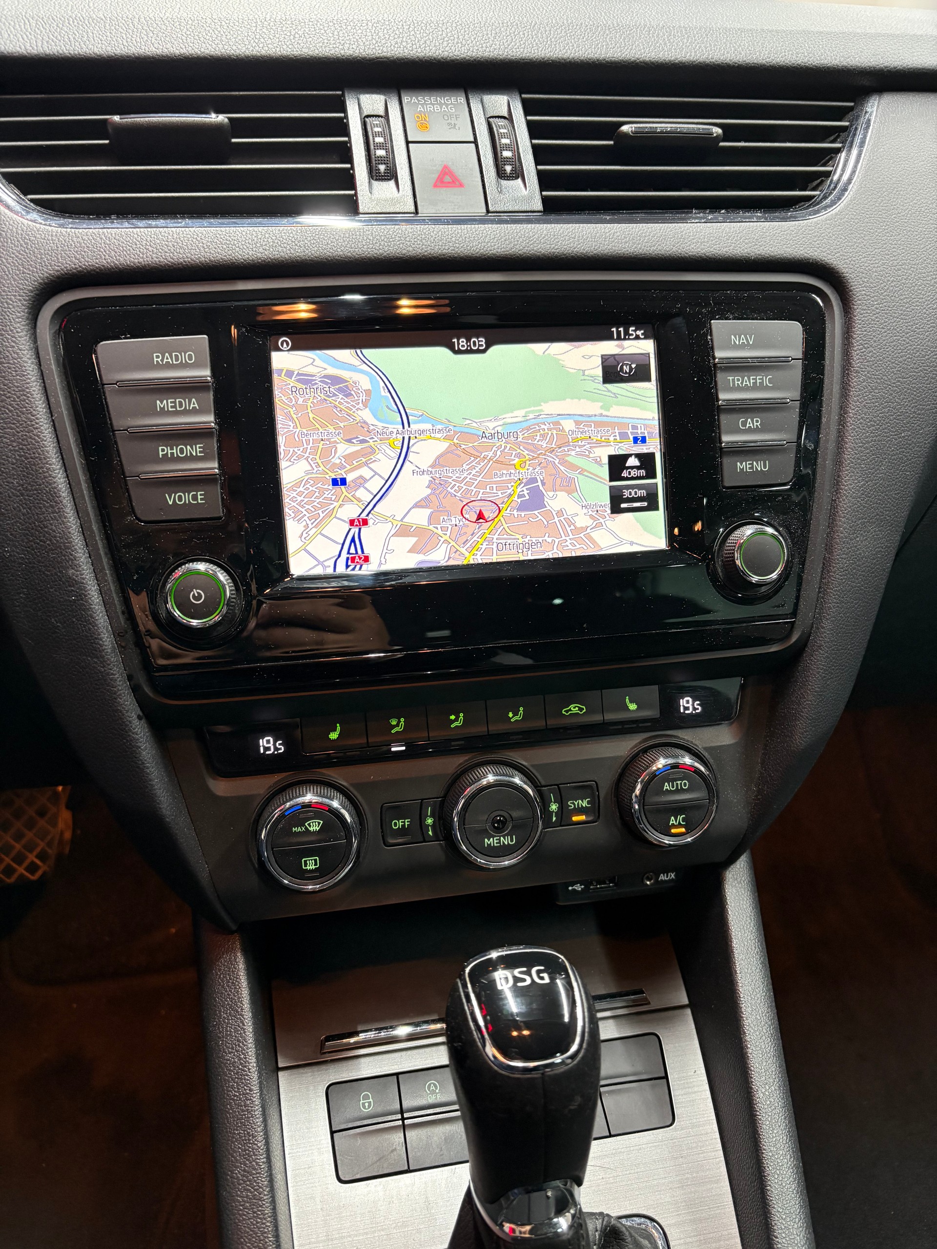 SKODA Octavia Combi 2.0 TDI Swiss Joy DSG-image-12