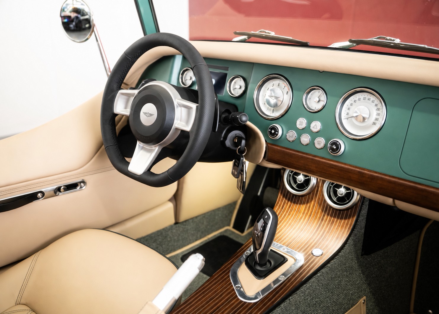 Image MORGAN 4-4 Plus Four 2.0 Automatic Bespoke (Swiss new car, Aston Martin Almond Green metallic paint, 36-month warranty, delivery March 27)