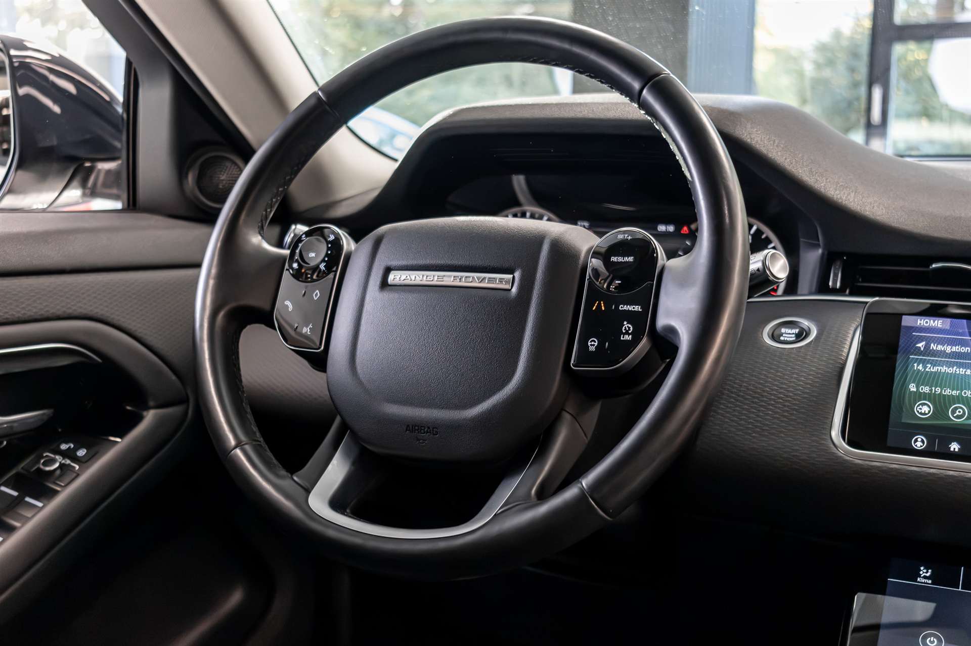 LAND ROVER Range Rover Evoque D 180 AT9-image-6