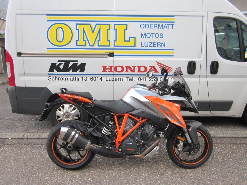 KTM 1290 Super Duke GT-showroom-element-1
