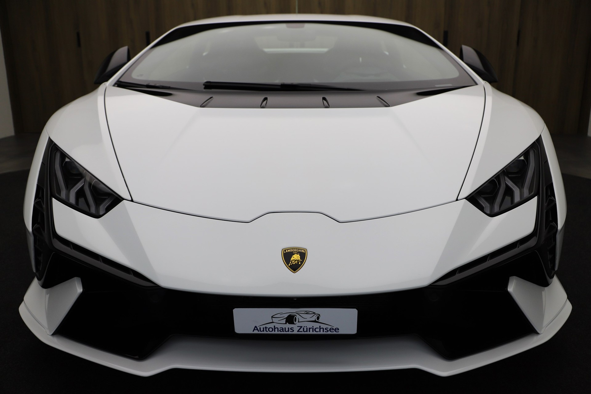 LAMBORGHINI HURACAN Tecnica Coupe-image-1
