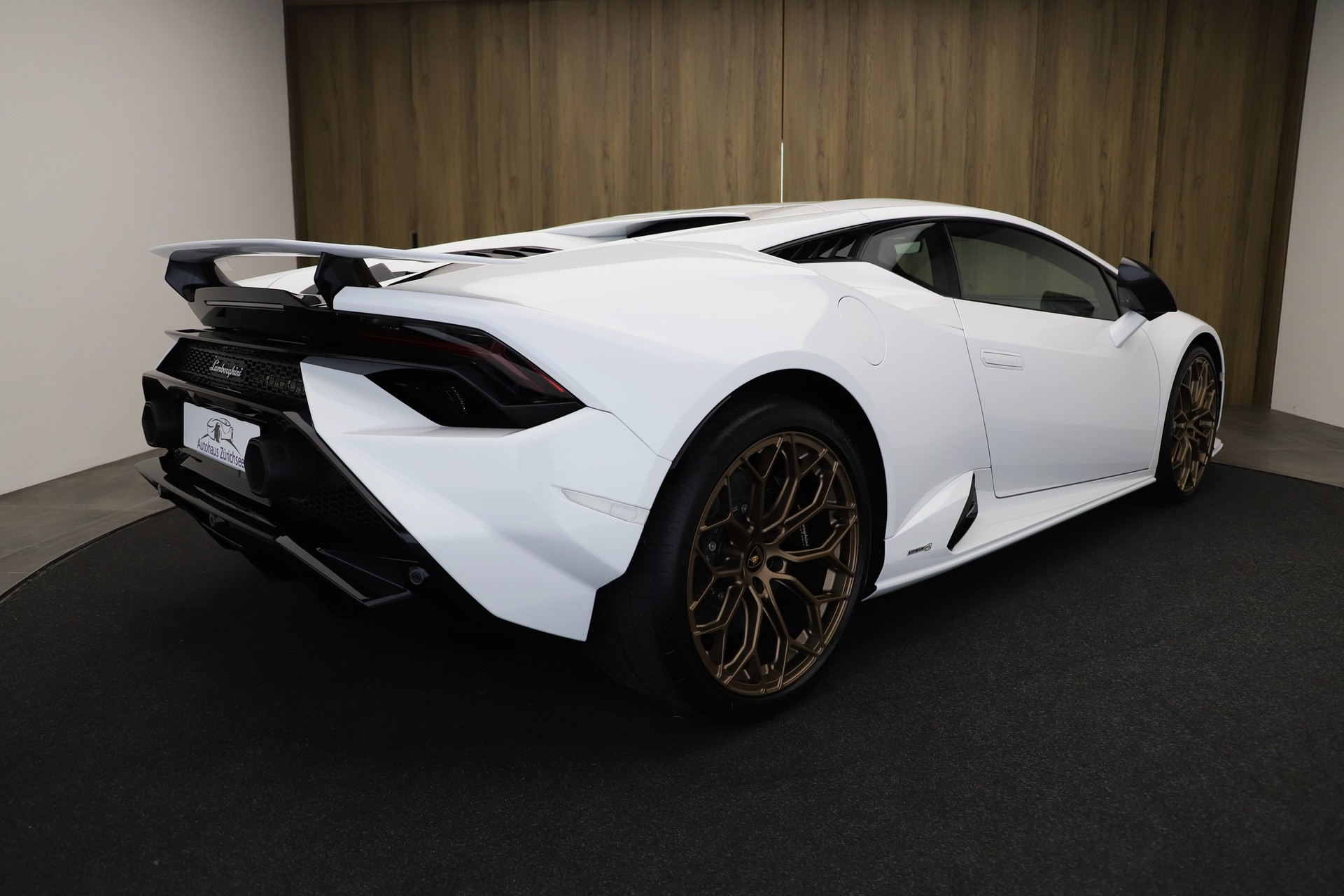 LAMBORGHINI HURACAN Tecnica Coupe-image-4