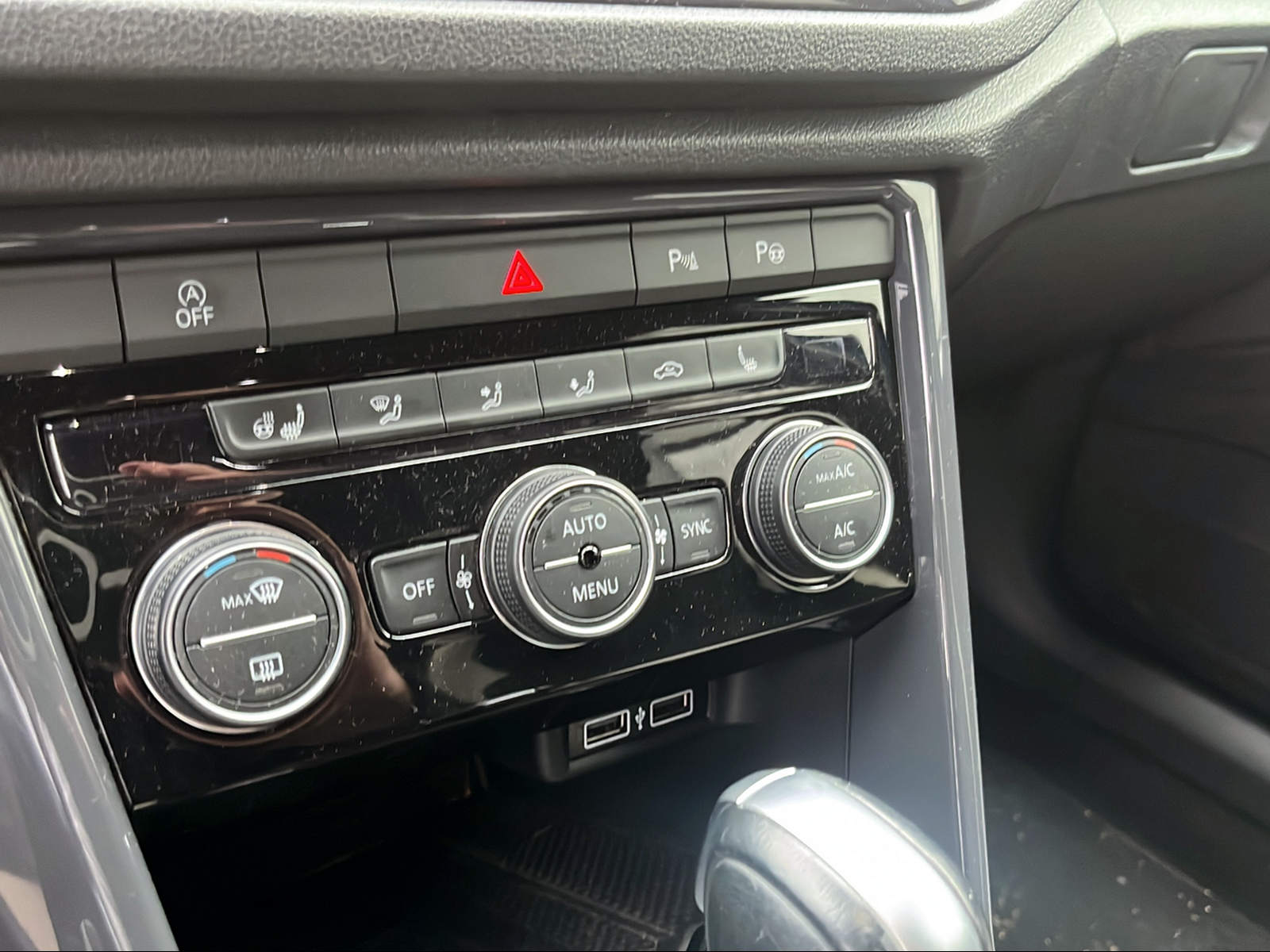 VW T-Roc 2.0 TSI Sport DSG 4Motion-image-9