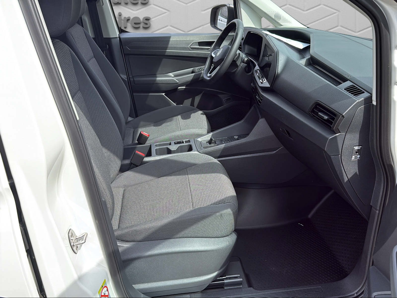 VW Caddy Cargo 1.5 TSI Entry Hybrid-image-12