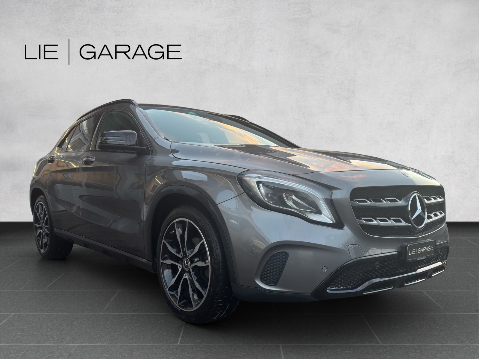 MERCEDES-BENZ GLA 200 d Swiss Star Edition Urban 4Matic 7G-DCT-image-3
