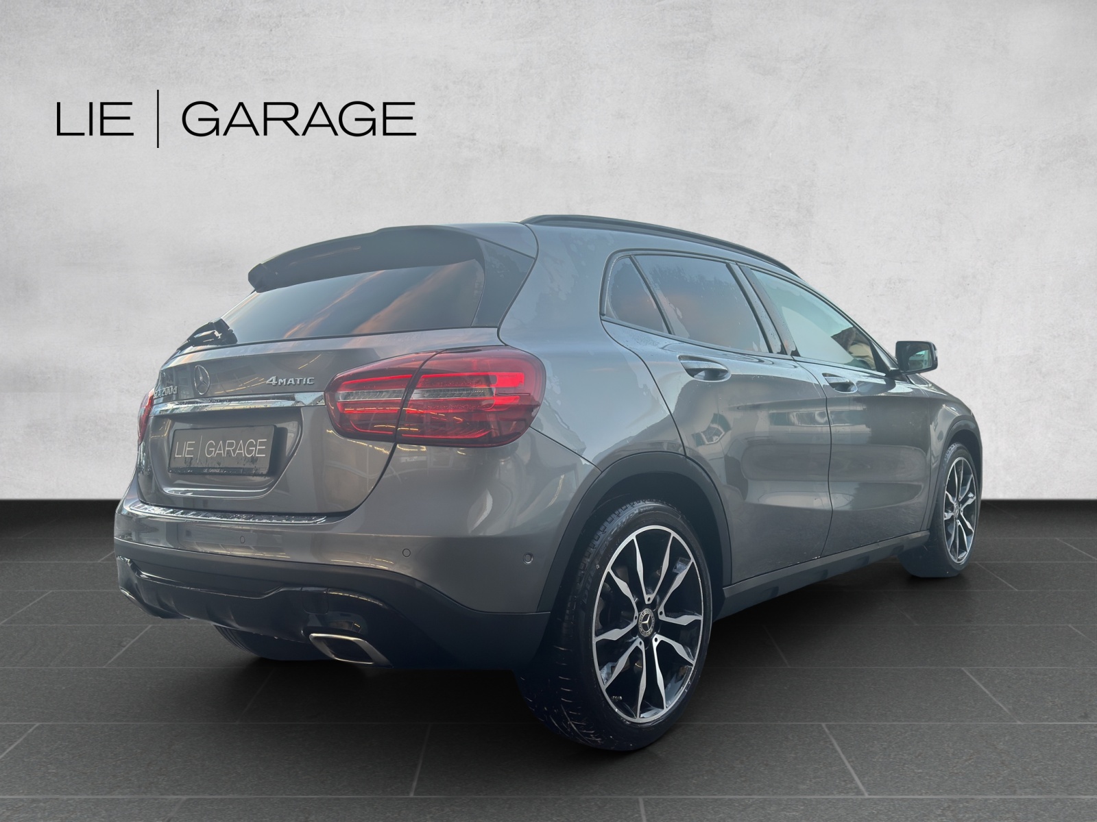 MERCEDES-BENZ GLA 200 d Swiss Star Edition Urban 4Matic 7G-DCT-image-2