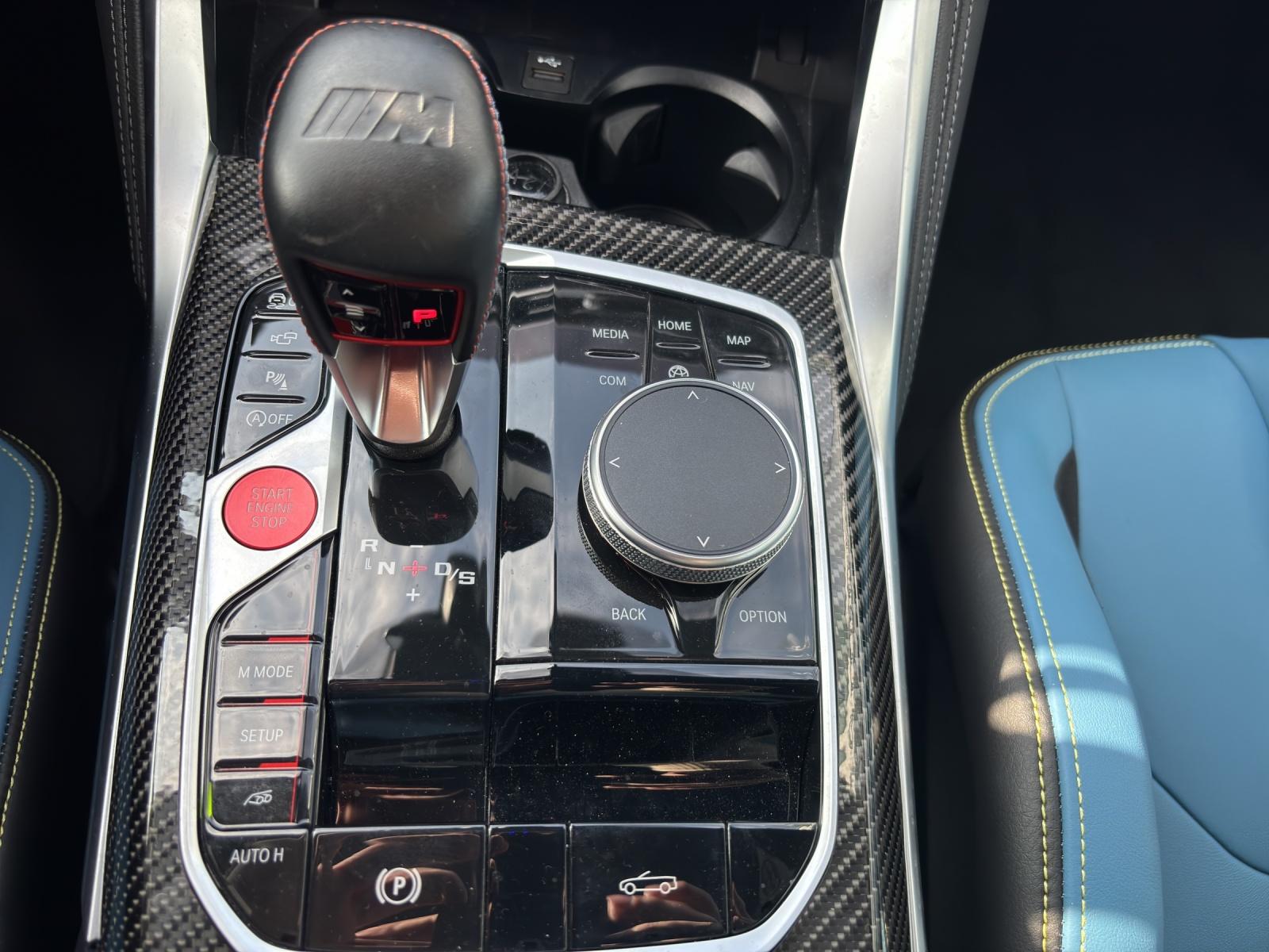 BMW M4 Competition xDrive Cabrio-image-10