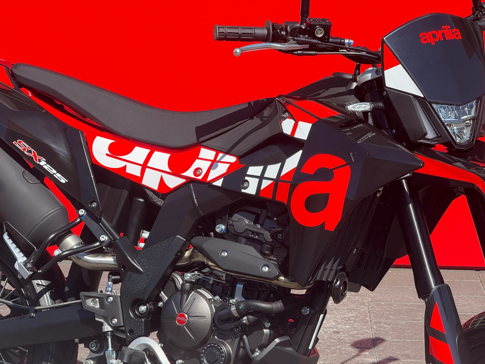 APRILIA SX 125 E5+-showroom-element-1
