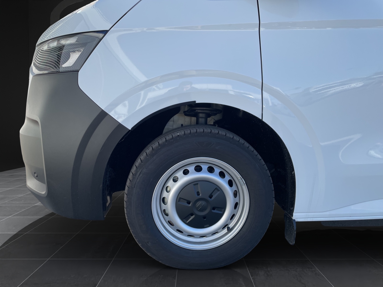 VW Transporter Kastenwagen LR 2.0 TDI 4Motion Automat-image-11