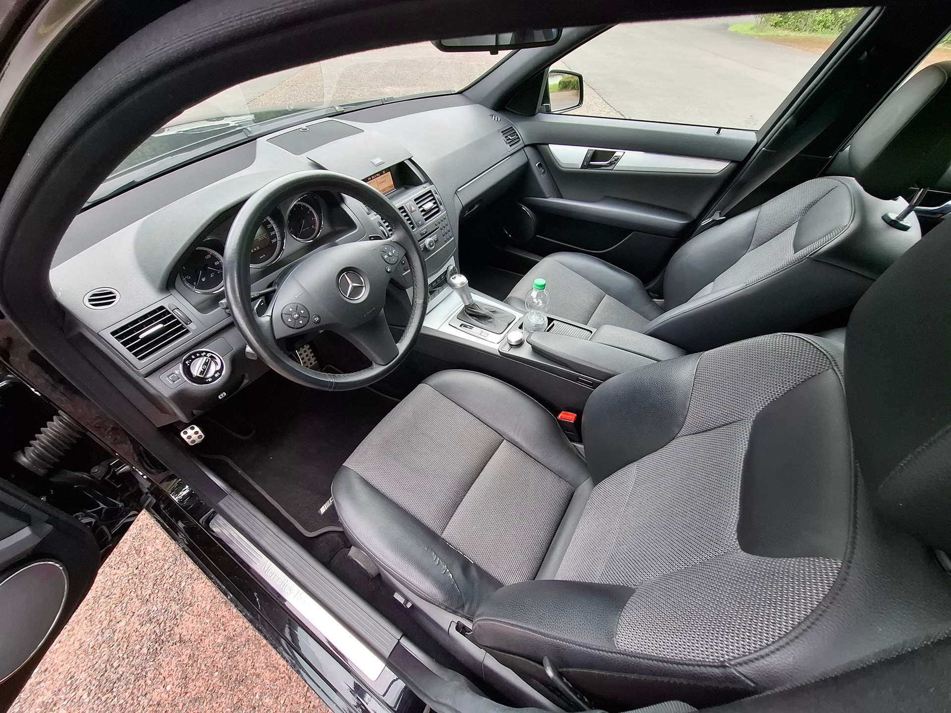 MERCEDES-BENZ C 180 Kompressor BlueEfficiency Elégance Automatic-image-10