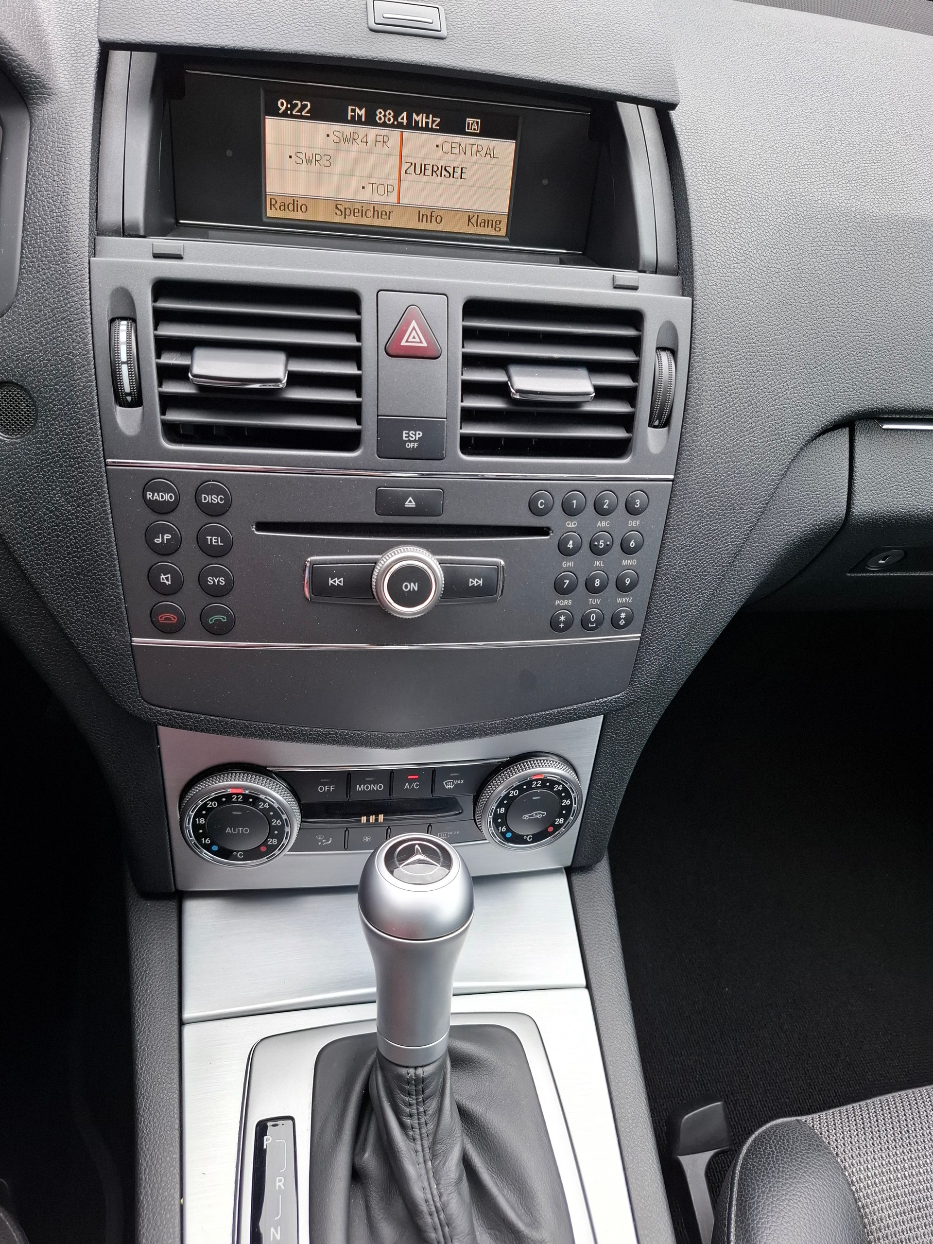 MERCEDES-BENZ C 180 Kompressor BlueEfficiency Elégance Automatic-image-12