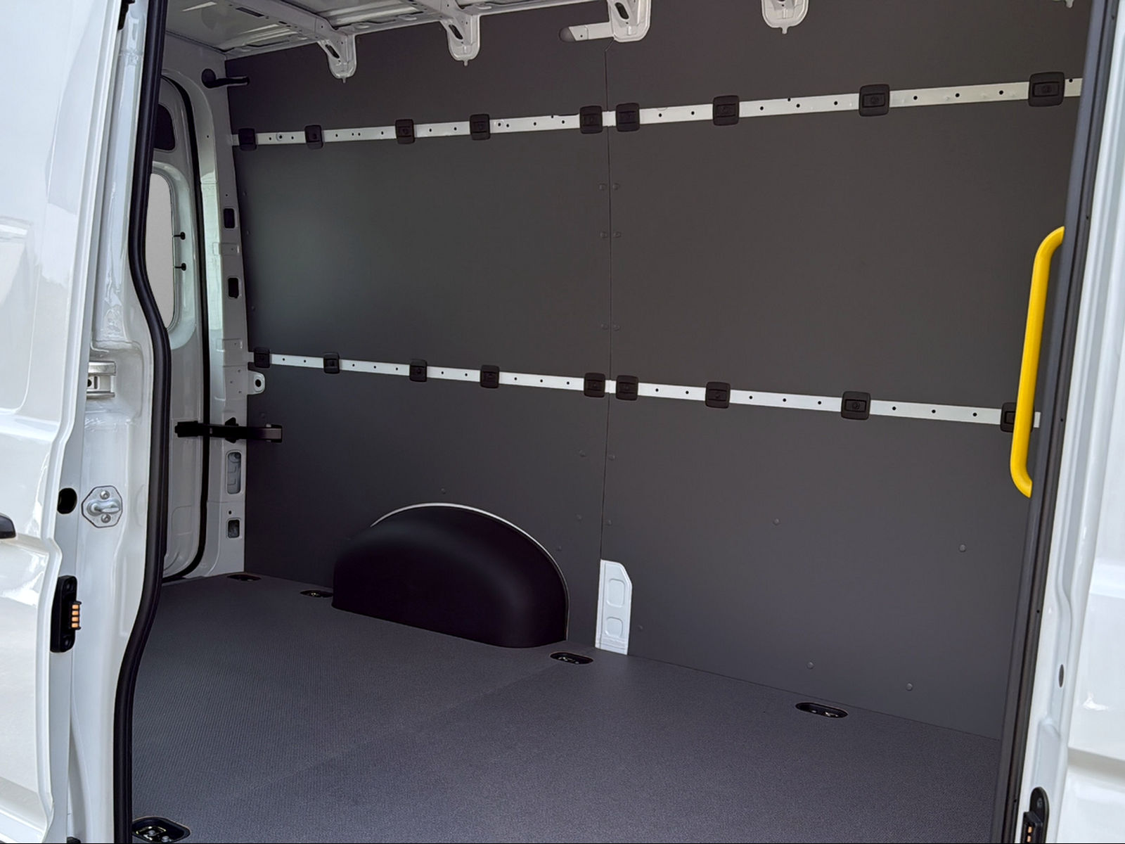 VW Crafter 35 2.0 TDI Entry L3-image-11
