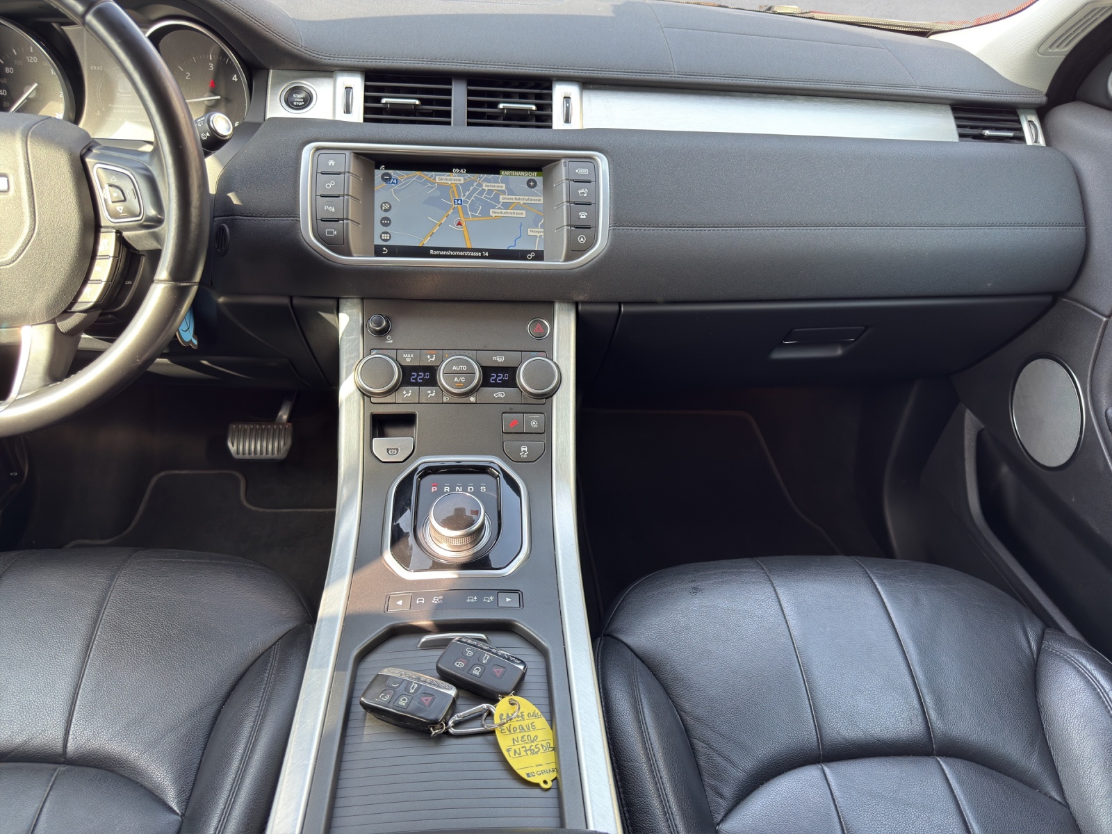 LAND ROVER Range Rover Evoque 2.0 TD4 SE Dynamic AT9-image-13