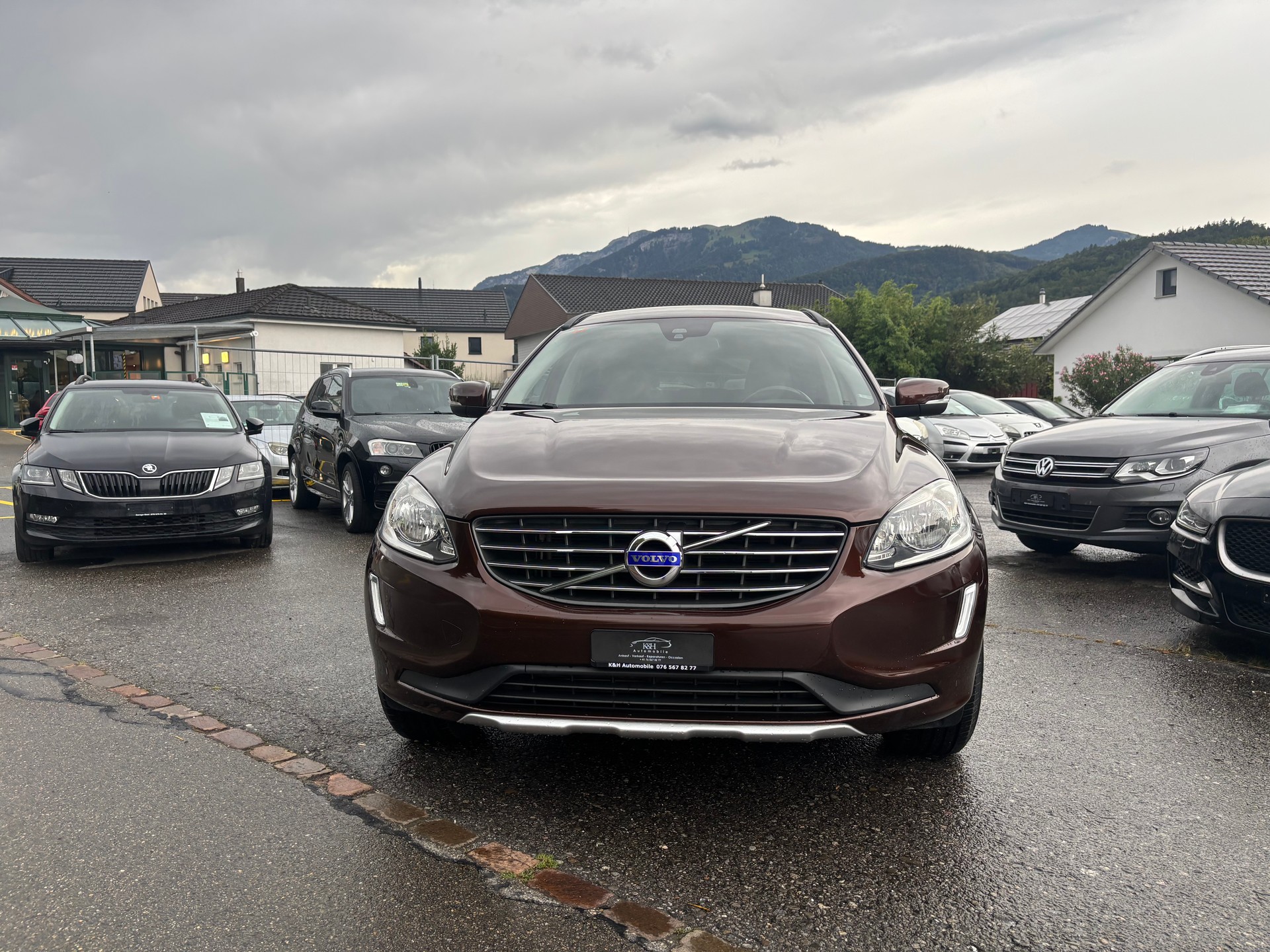 VOLVO XC60 D5 AWD Momentum Geartronic-image-0
