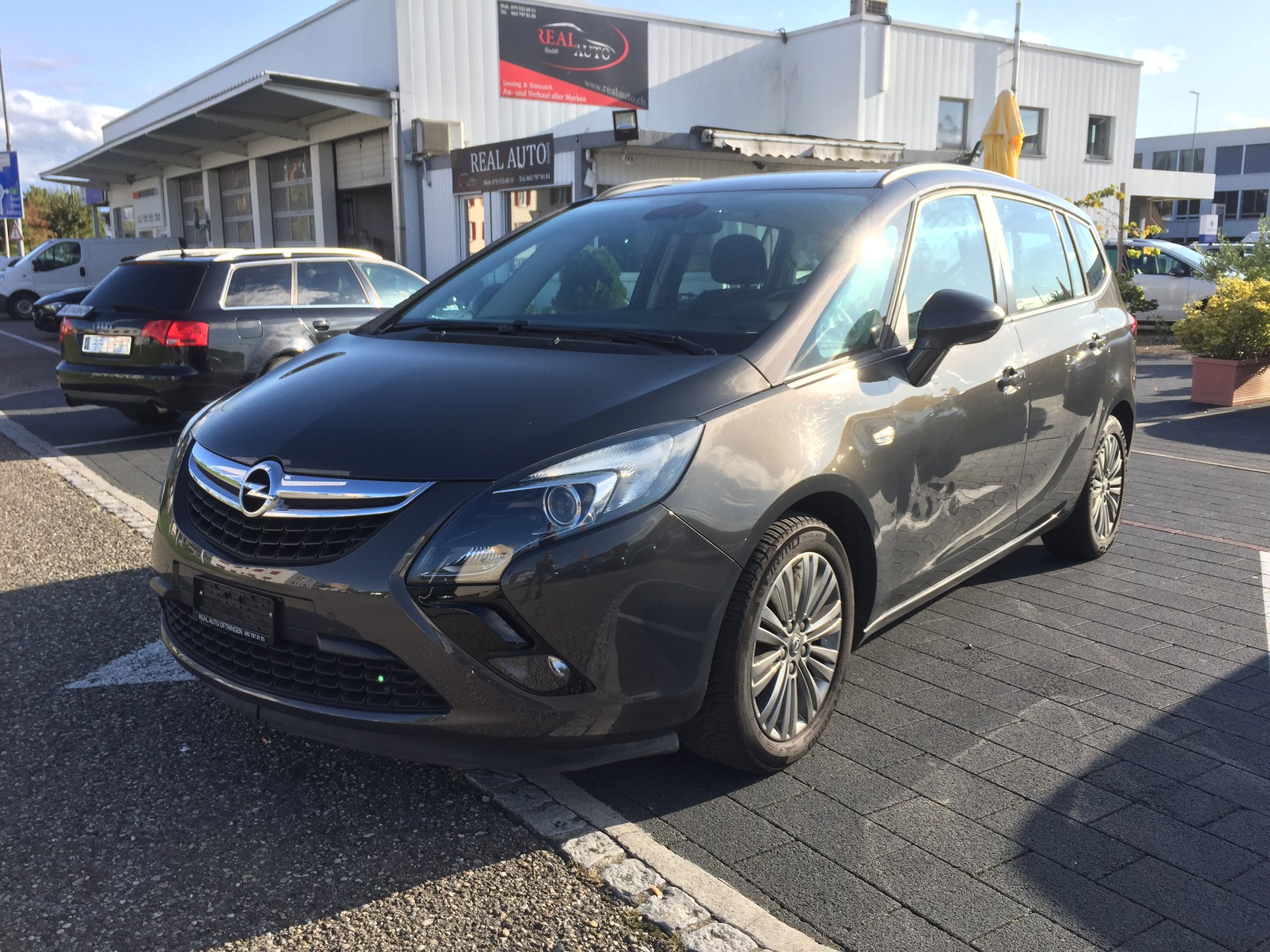 OPEL Zafira Tourer 1.6 CDTi Active Edition-image-1