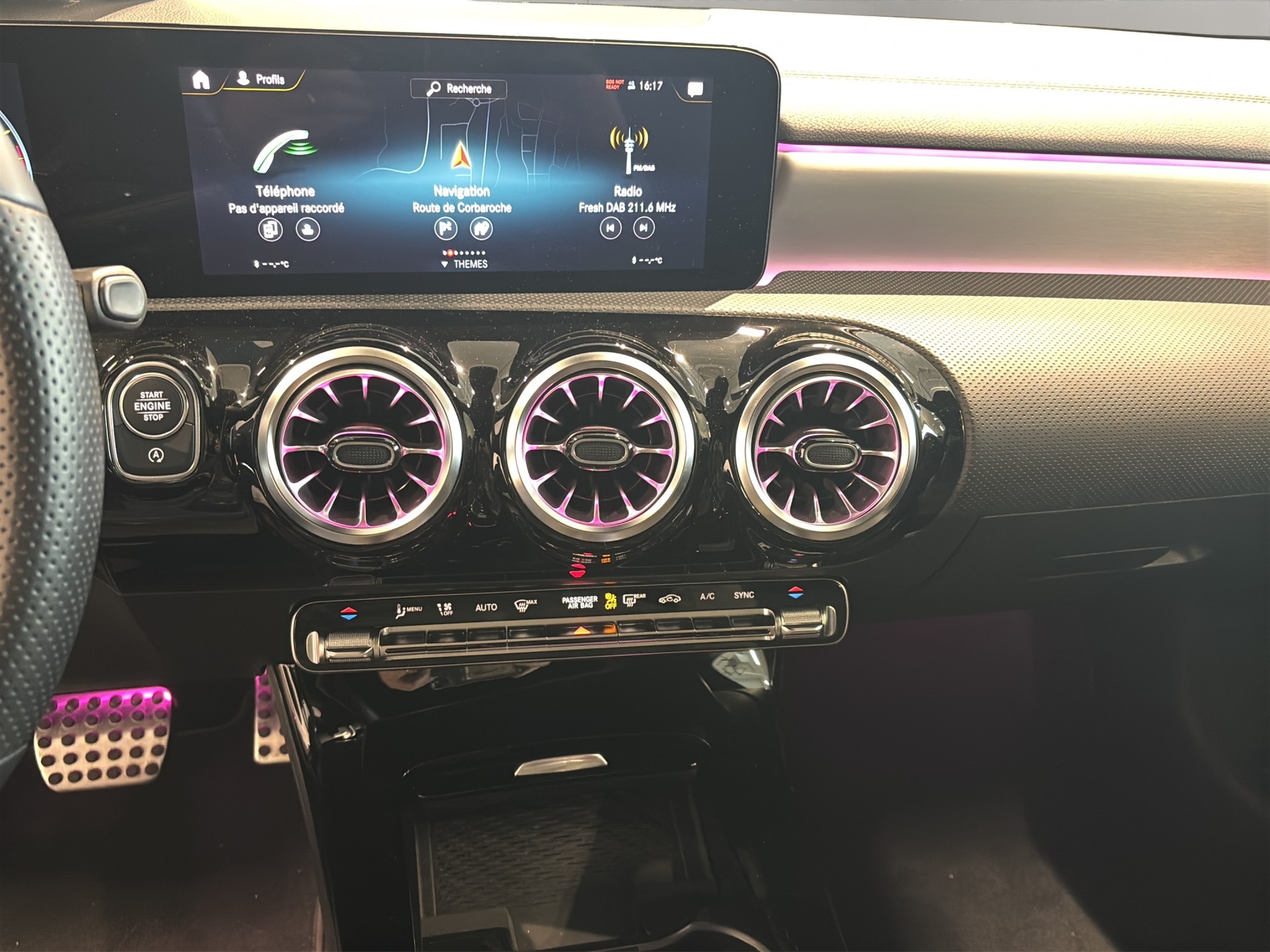 MERCEDES-BENZ CLA Shooting Brake 250 4Matic 7G-DCT AMG Line-image-10