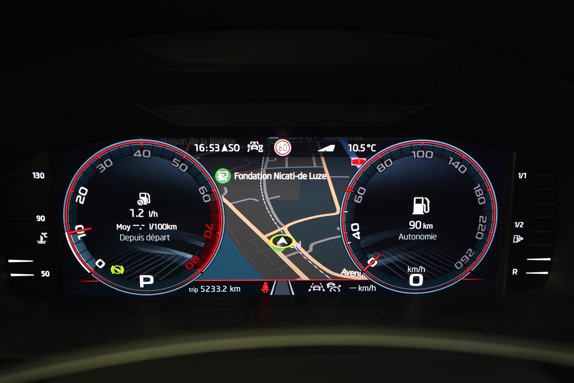 SKODA Karoq 1.5 TSI SportLine DSG-image-16