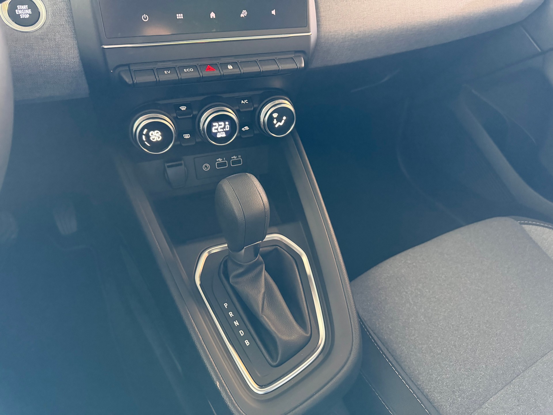 MITSUBISHI COLT 1.6 HEV Invite (CH)-image-13