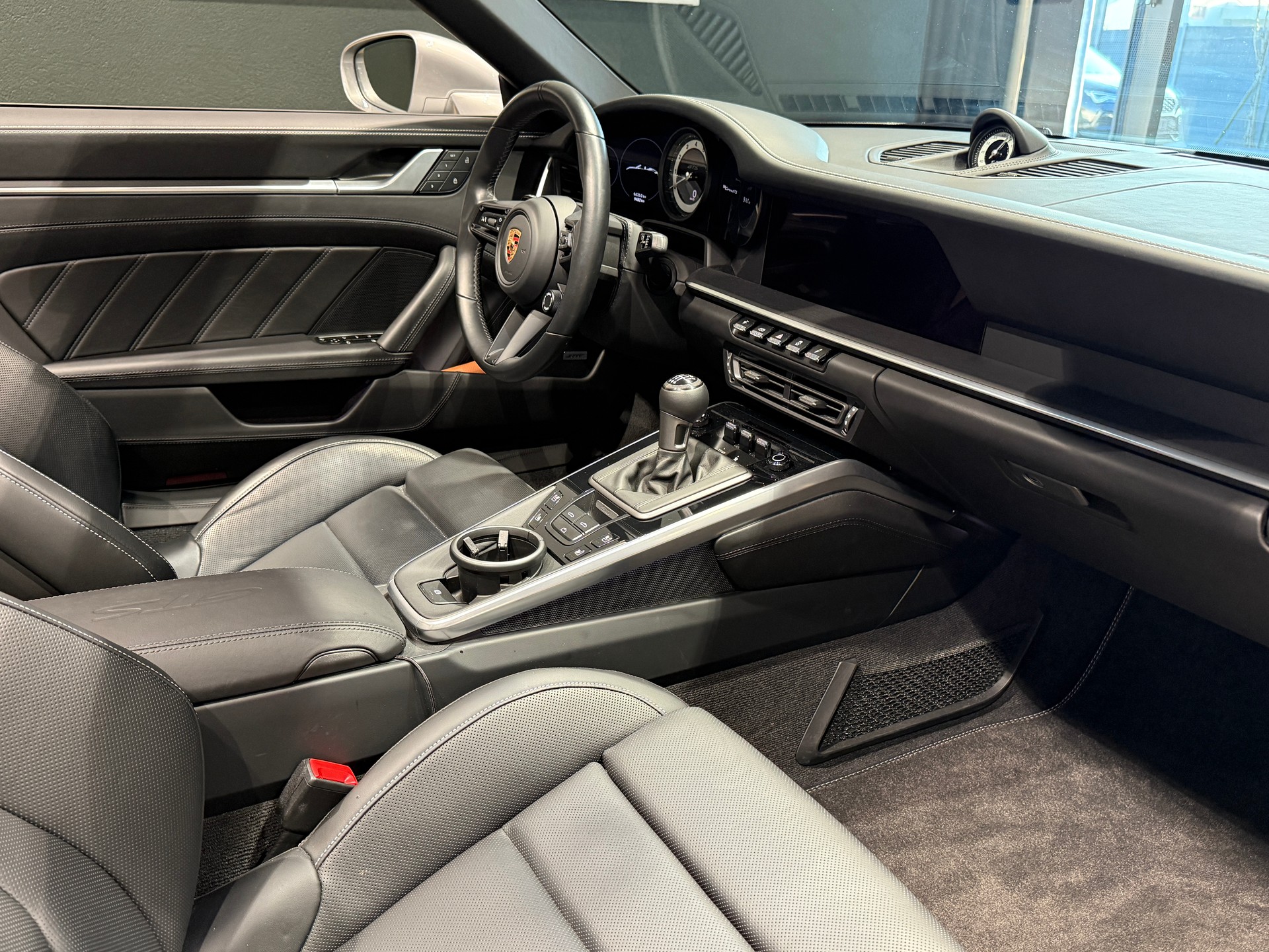 PORSCHE Carrera GTS Cabriolet (992)-image-15