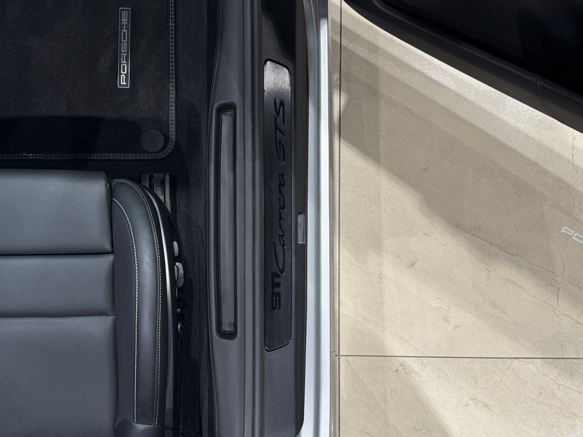 PORSCHE Carrera GTS Cabriolet (992)-image-17